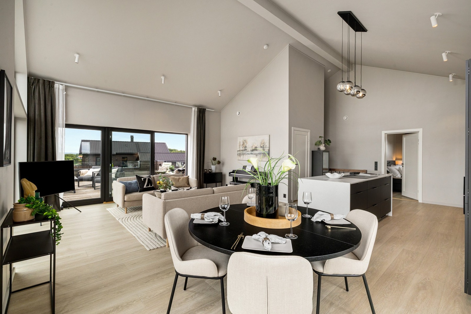 I denne etasjen finner du også et ekstra soverom / hobbyrom i tillegg til hovedsoverommet Galleribilde