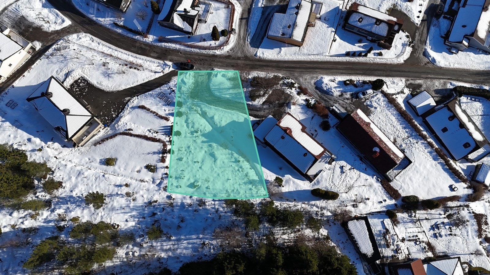 Tomten er på ca. 950 kvm (illustrasjonen er ikke nøyaktig) Galleribilde