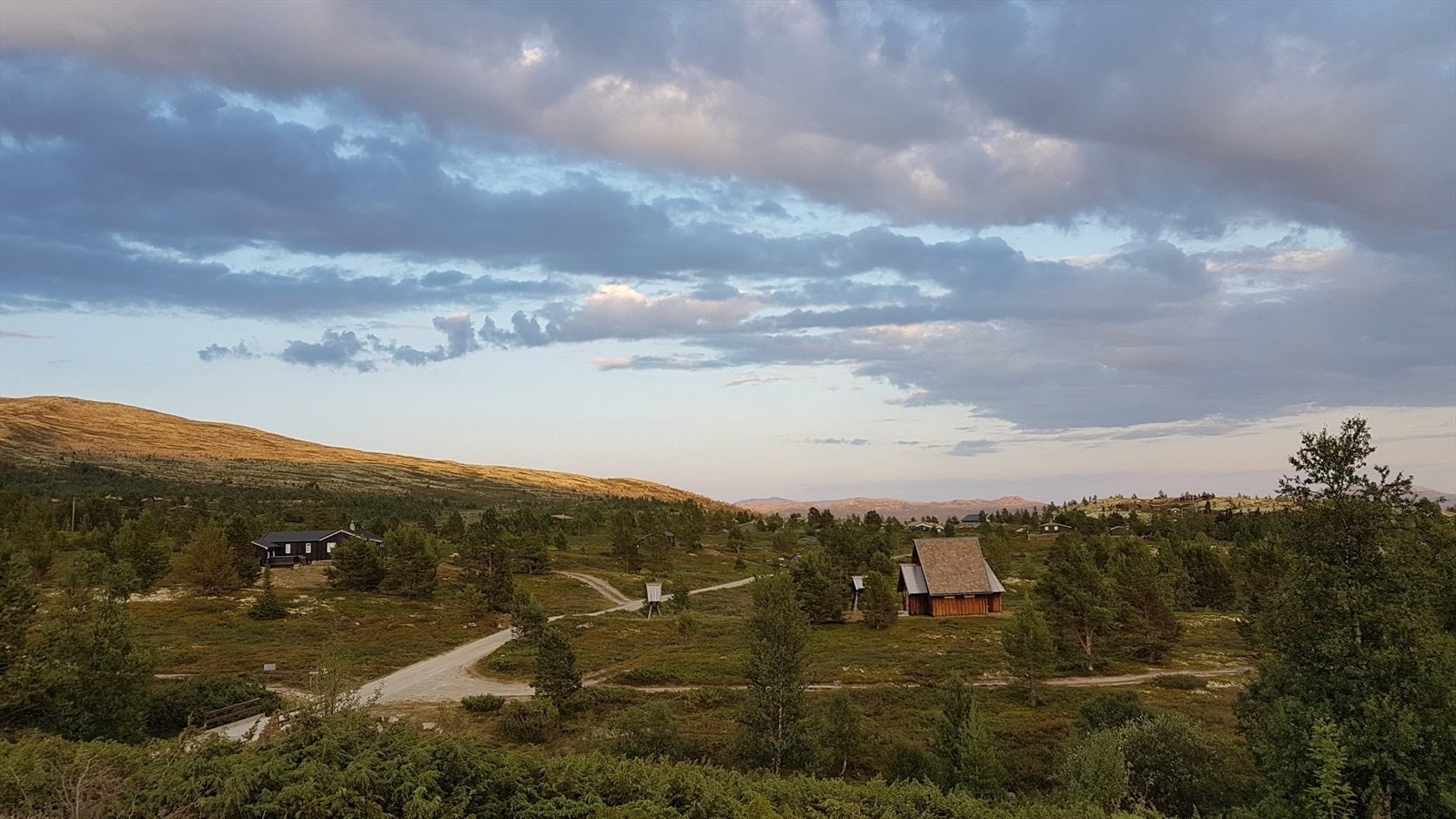 Selgers bilde - Bildet tatt fra Putten og innover mot Skarsetrene Galleribilde