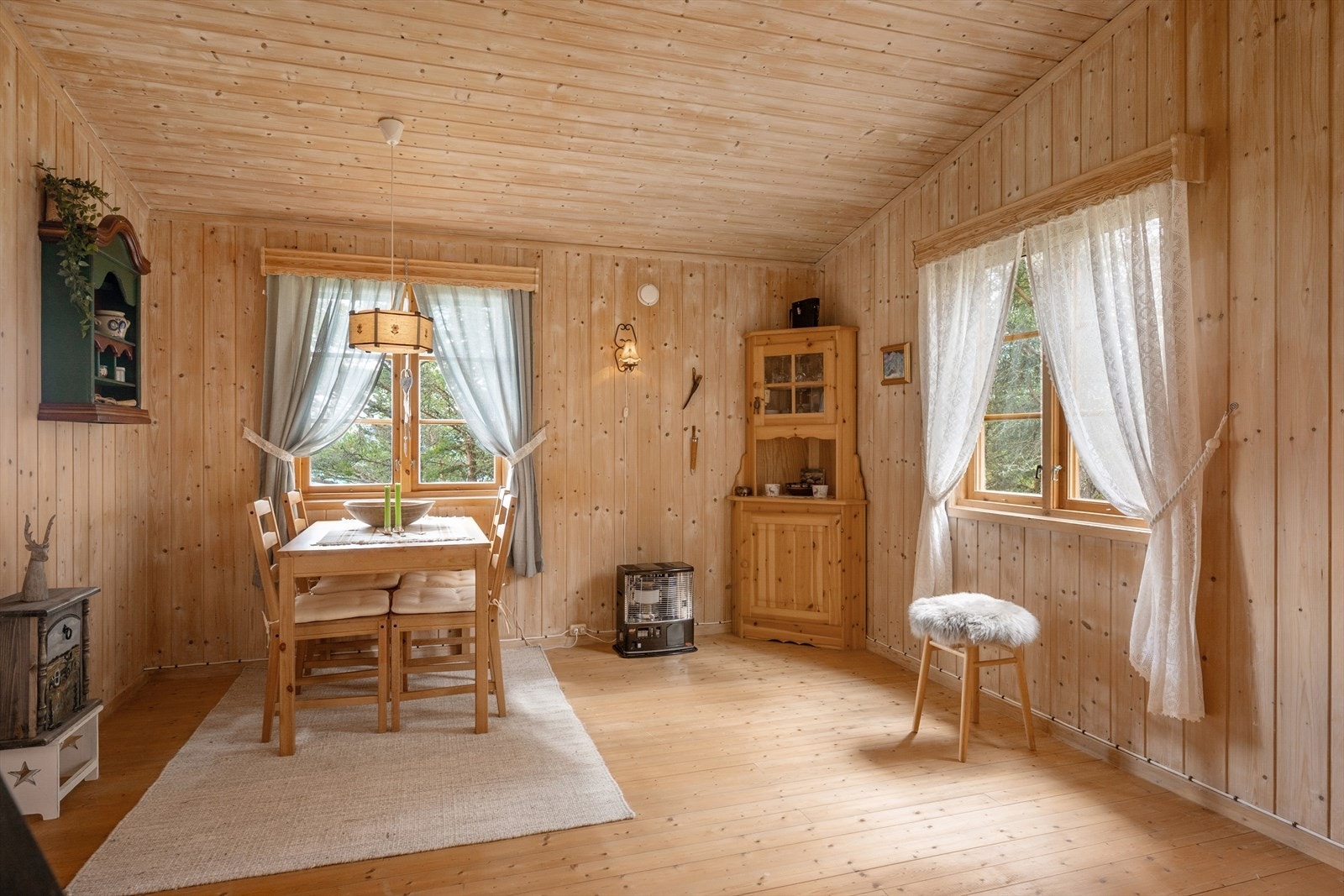 Her har man plass til både spisegruppe.. Galleribilde