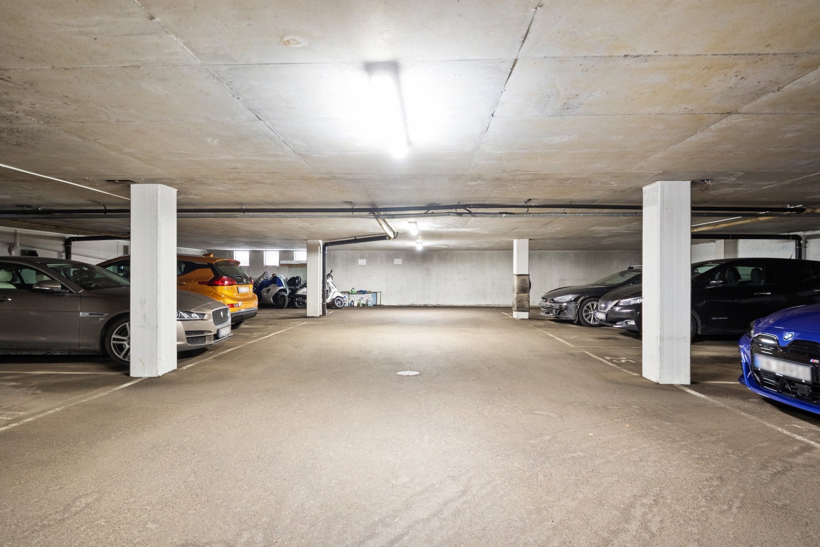 Det medfølger garasjeplass i parkeringskjeller, p-plass nr. 16. Galleribilde