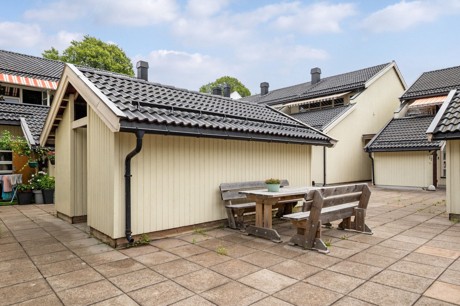 Godt med lagringsplass i utvendig bod. Galleribilde