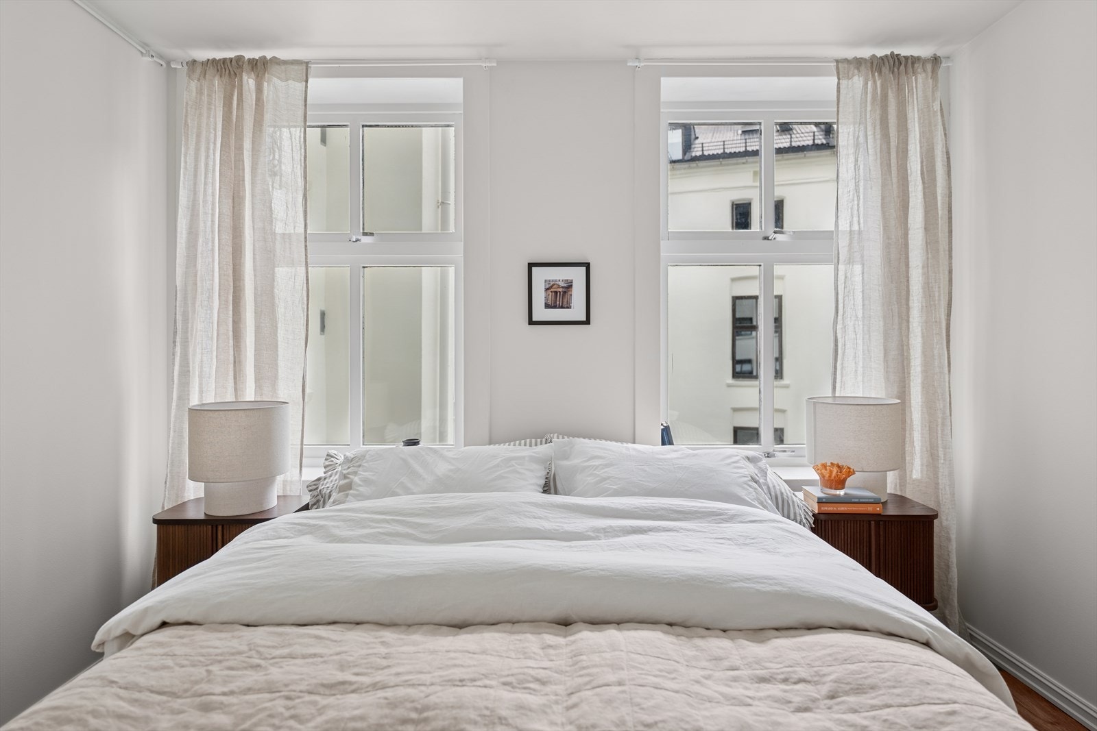 Her sover man godt i rolige omgivelser da leiligheten ligger i indre gård. Galleribilde