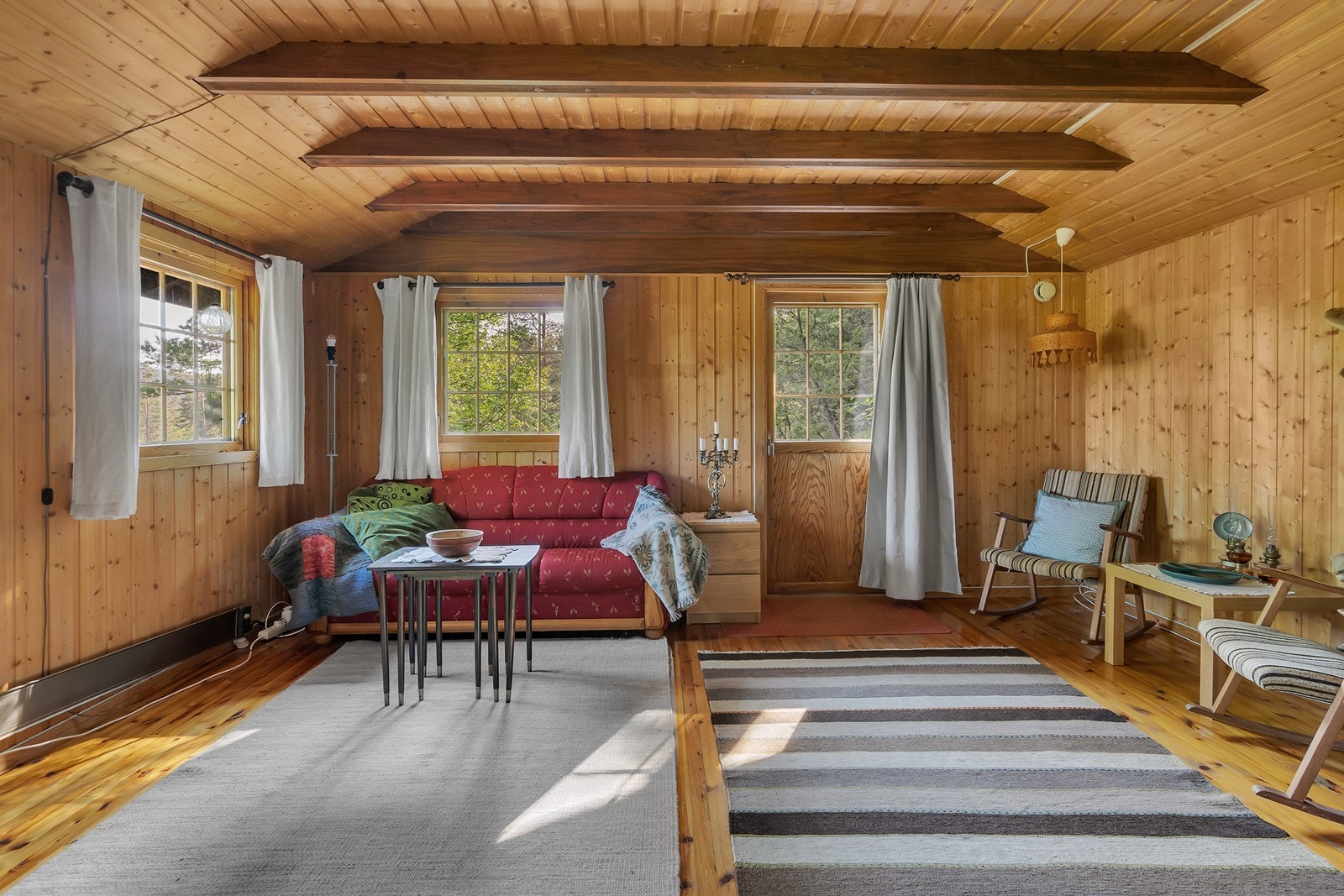 Stue med dør til terrasse Galleribilde