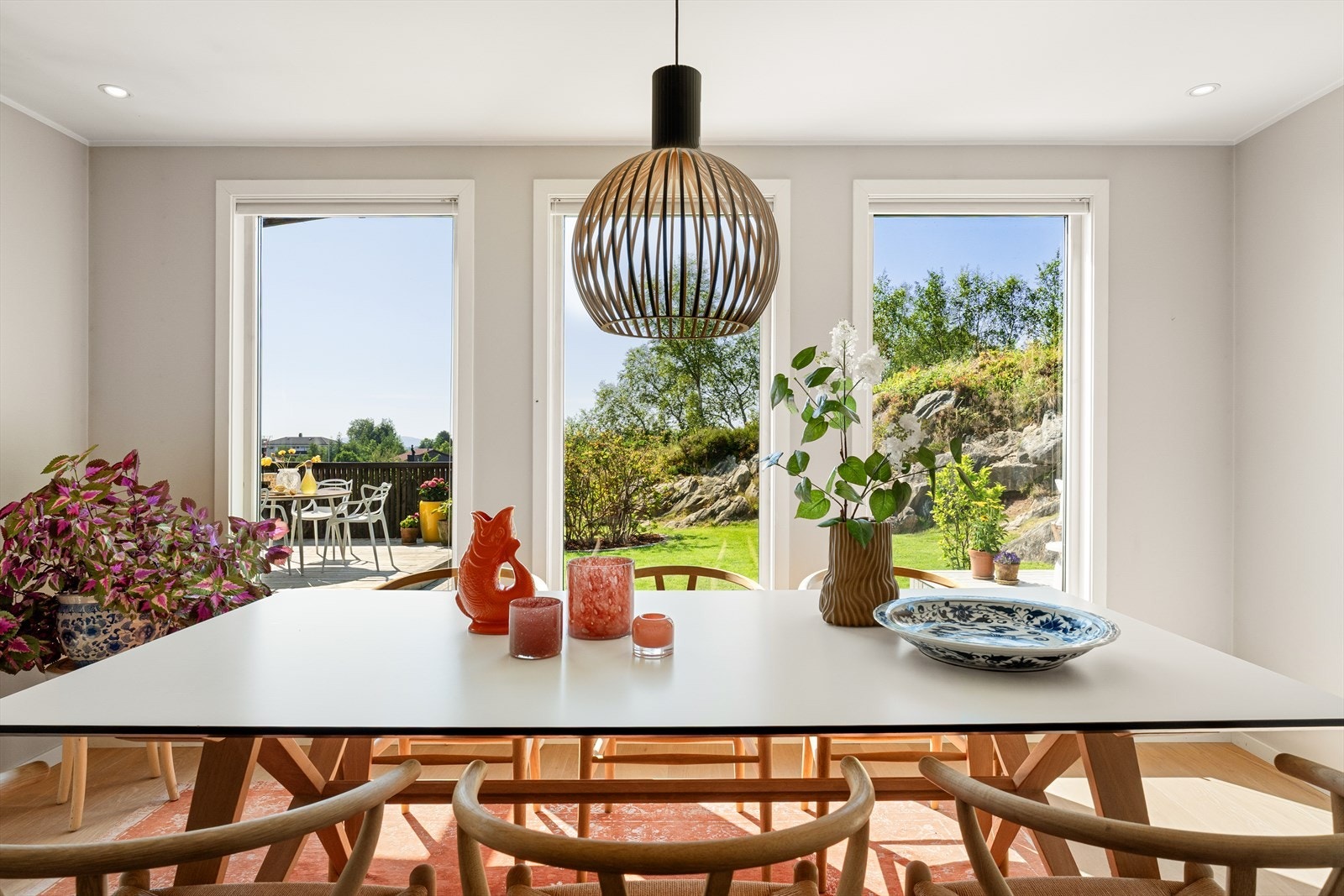 En fin ramme rundt hverdagsmiddagen og de morsomme familiefestene Galleribilde