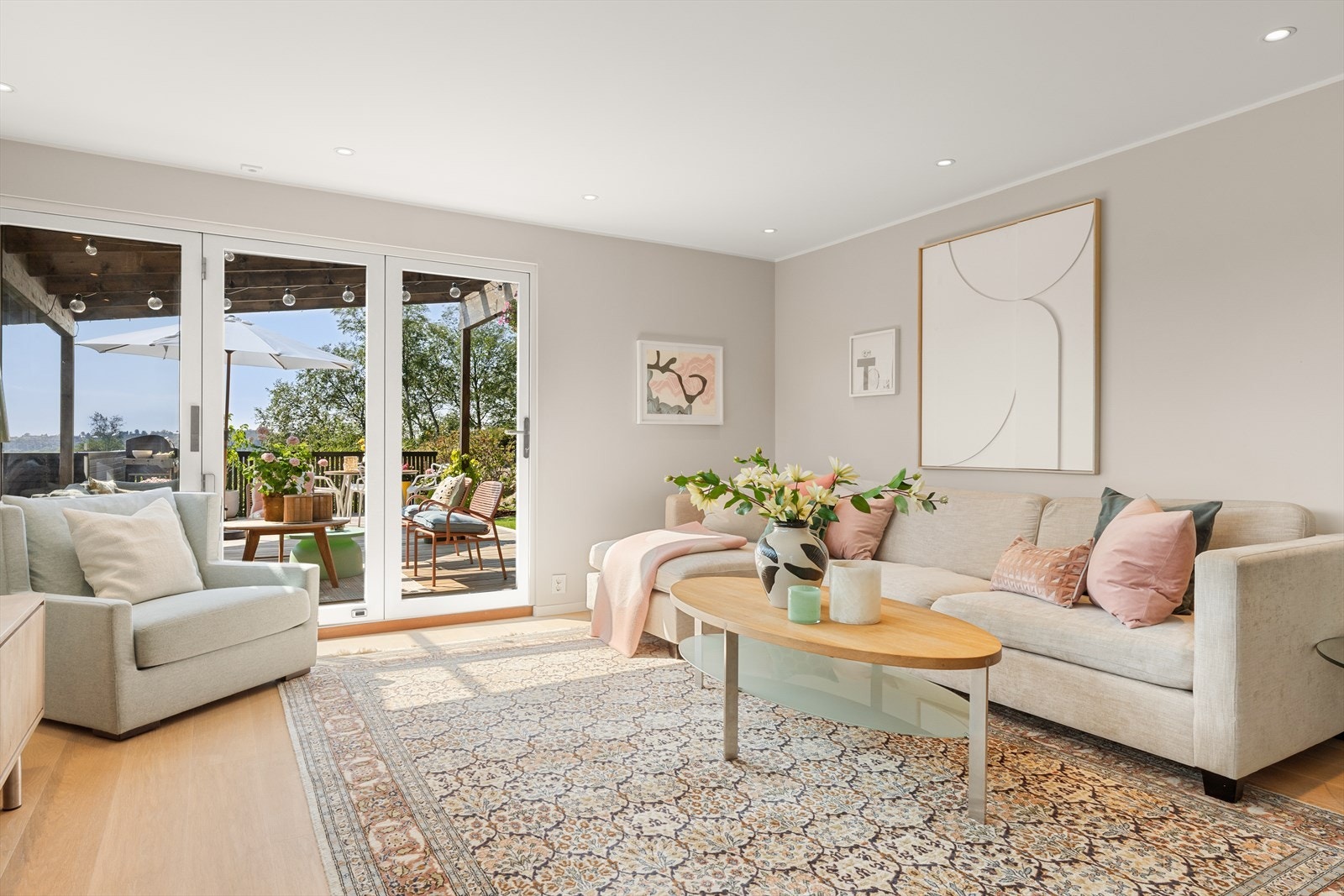 Boligen er betydelig oppgradert de seneste årene og innehar moderne kvaliteter. Galleribilde