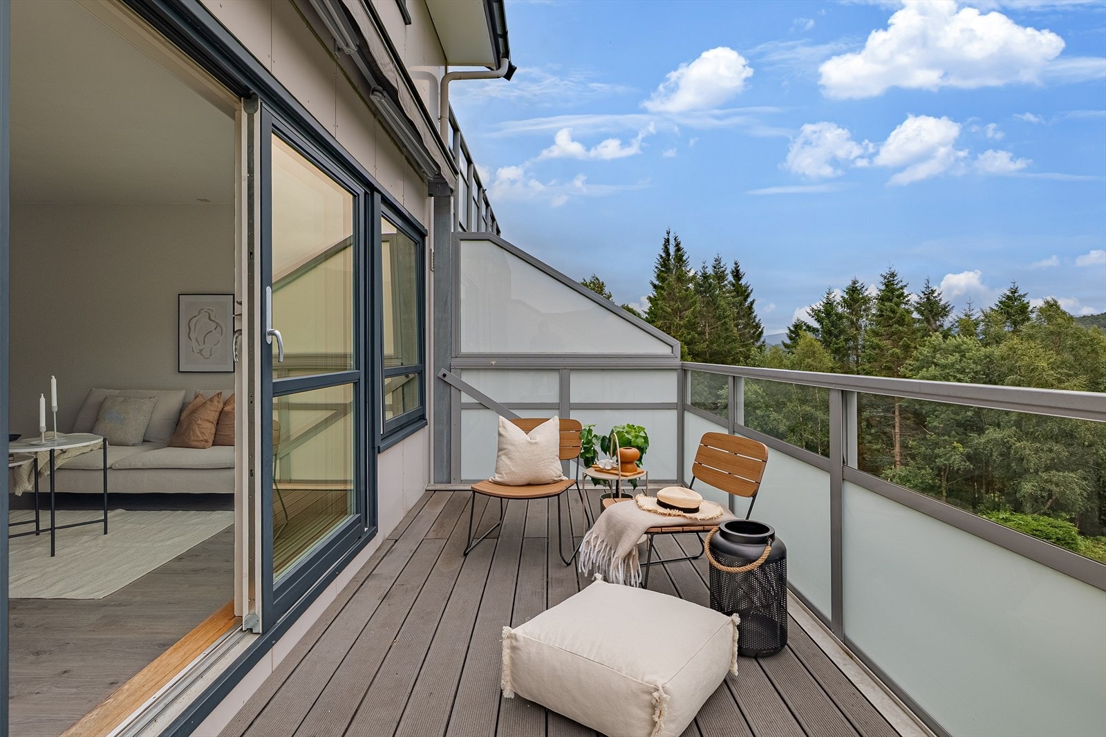 Her er det sol fra formiddag til kveld. ca. 20:30 midtsommers Galleribilde