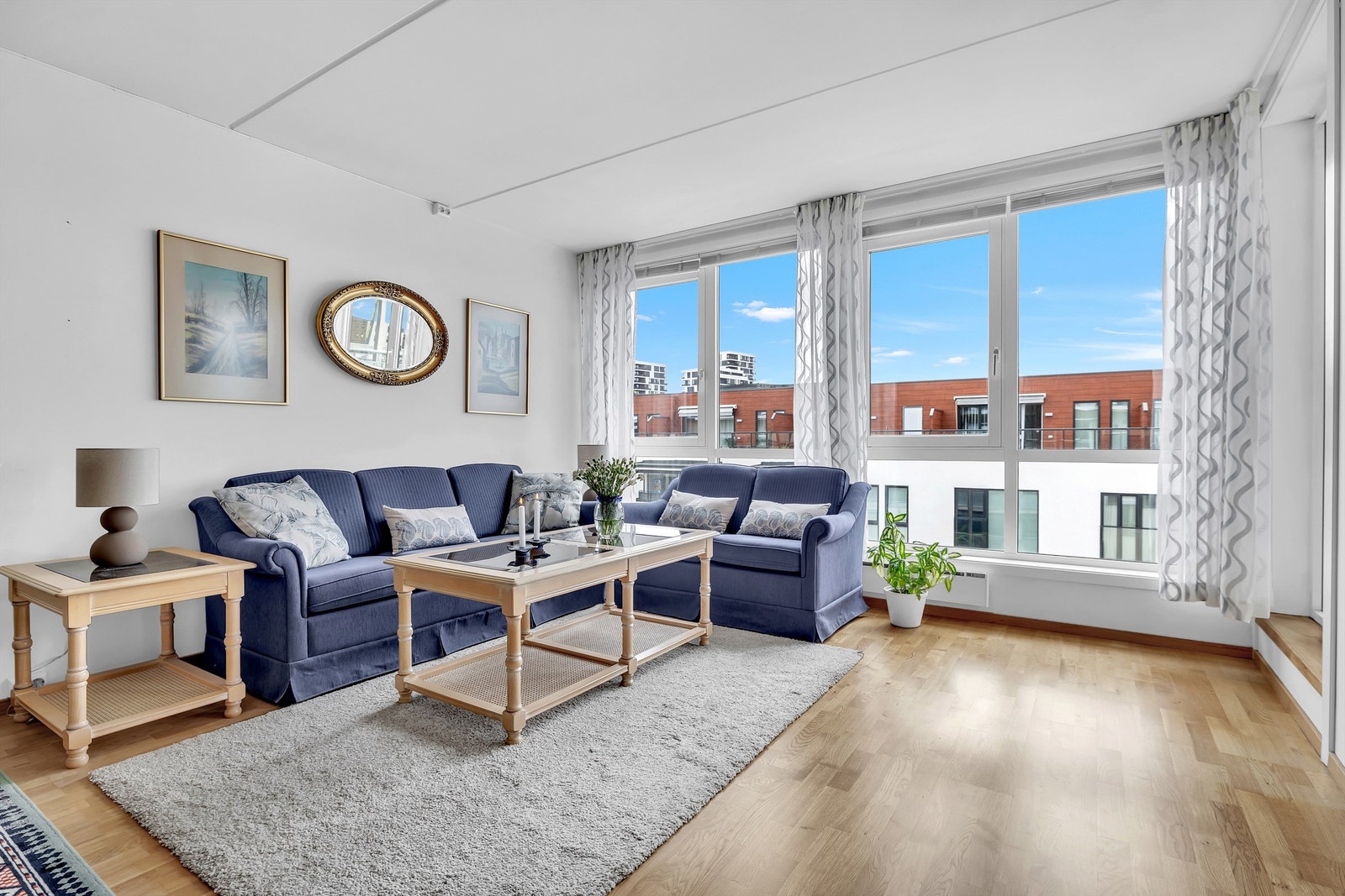 Stuen er videre fleksibelt innredet med to soner, en sosial sone og en TV-sone. Galleribilde