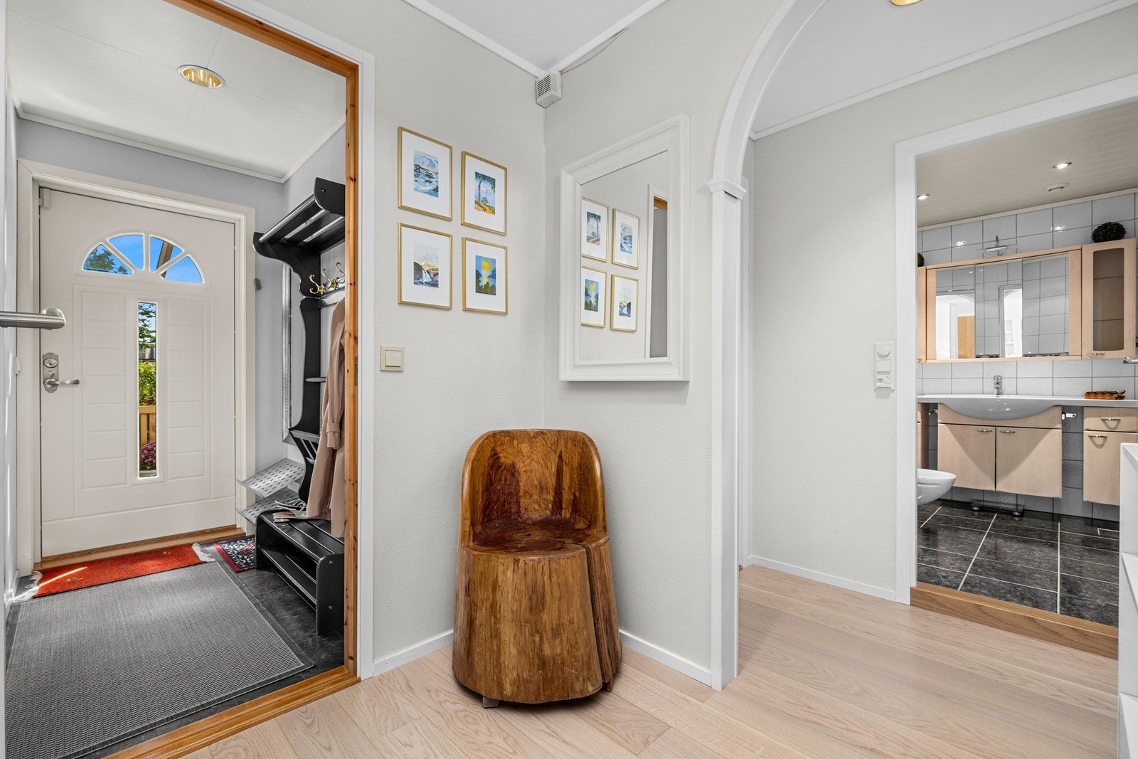 Innbydende entré på 3,5 kvm. Galleribilde