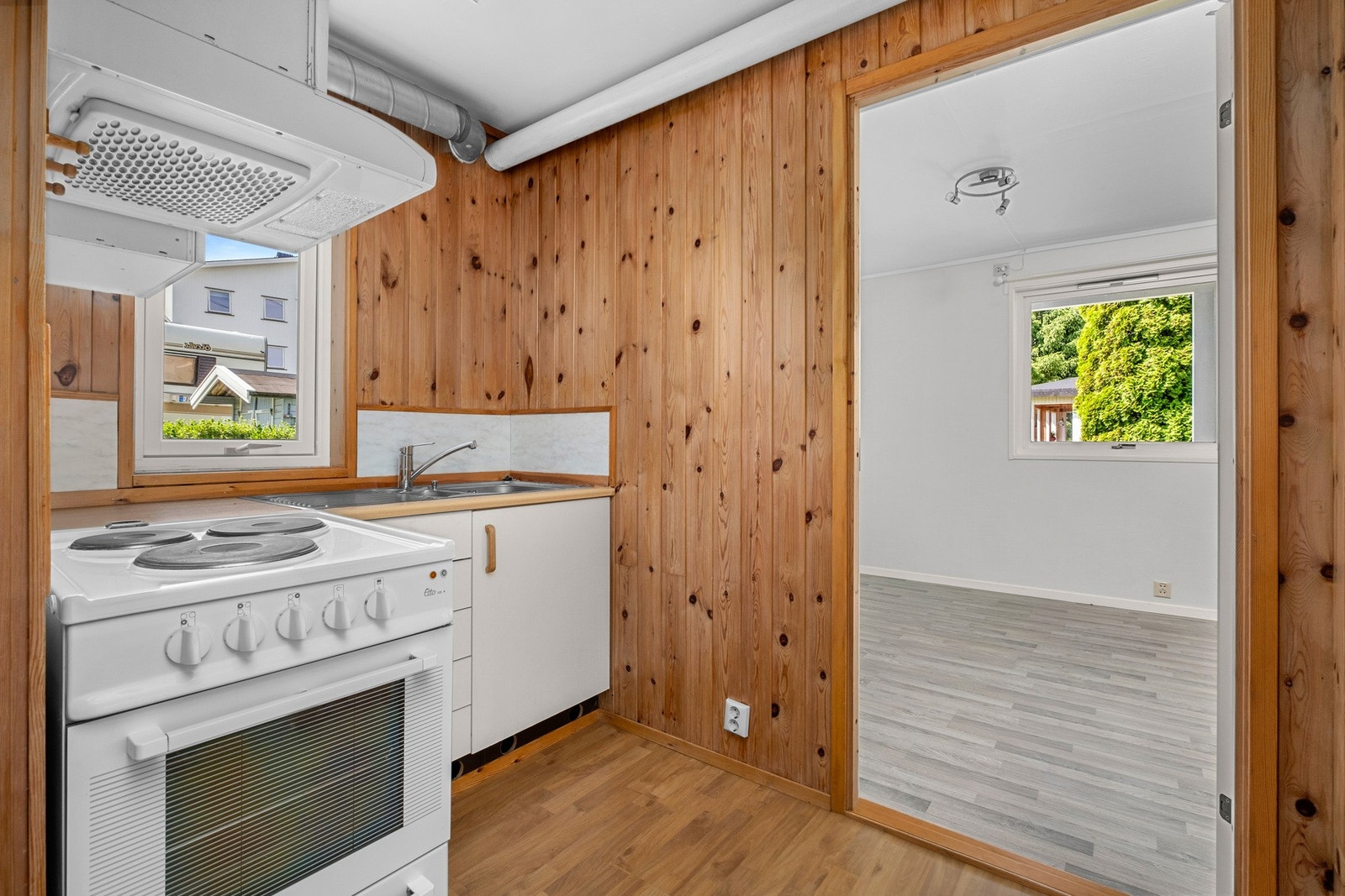 Kjøkken i utleiedel på 14 kvm. Galleribilde