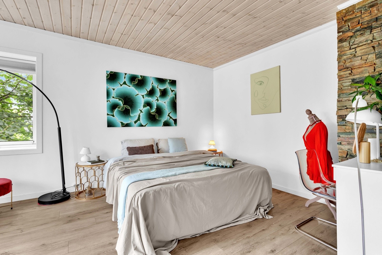 Med store rom Galleribilde