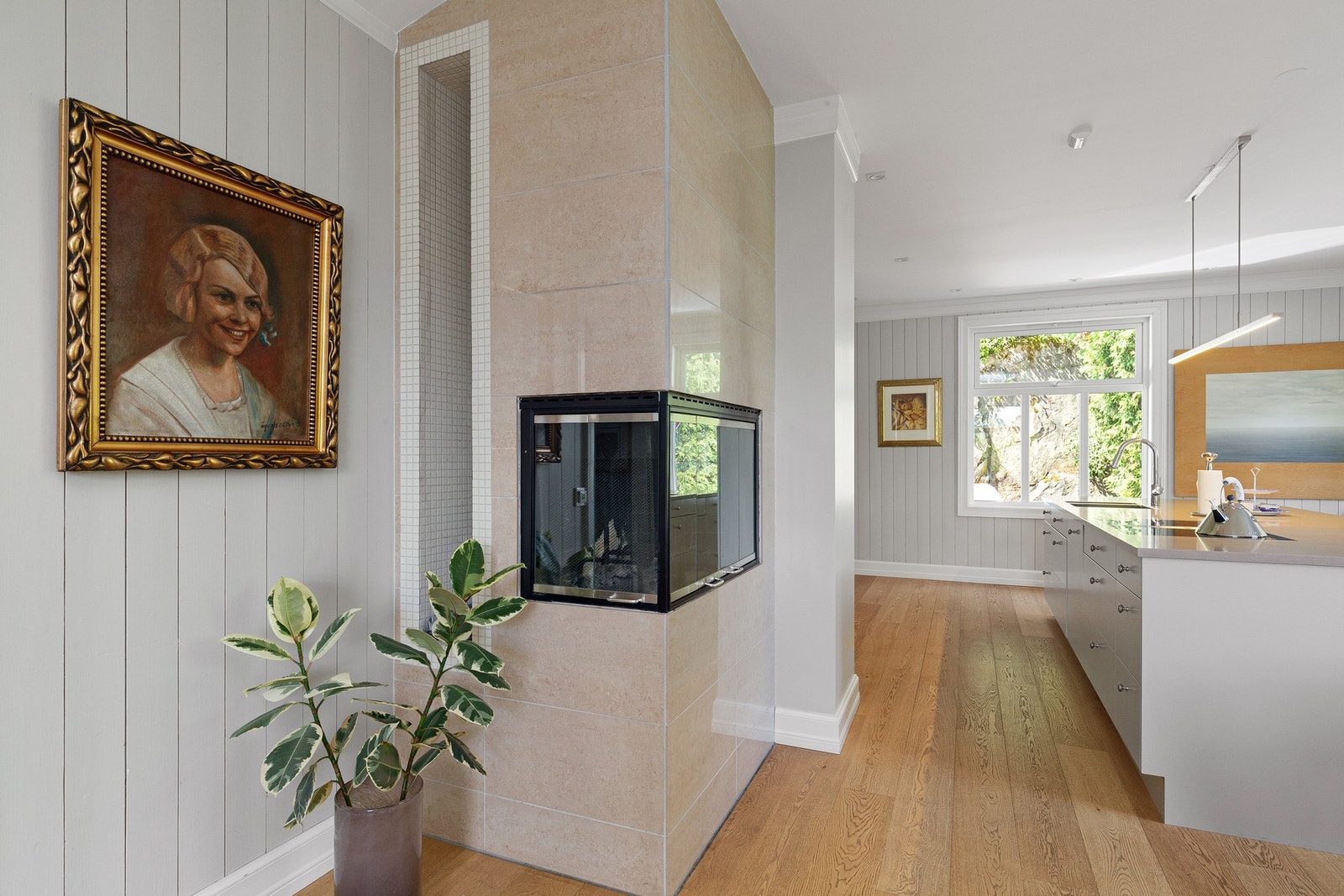 Vedpeis på kjøkkenet. Galleribilde