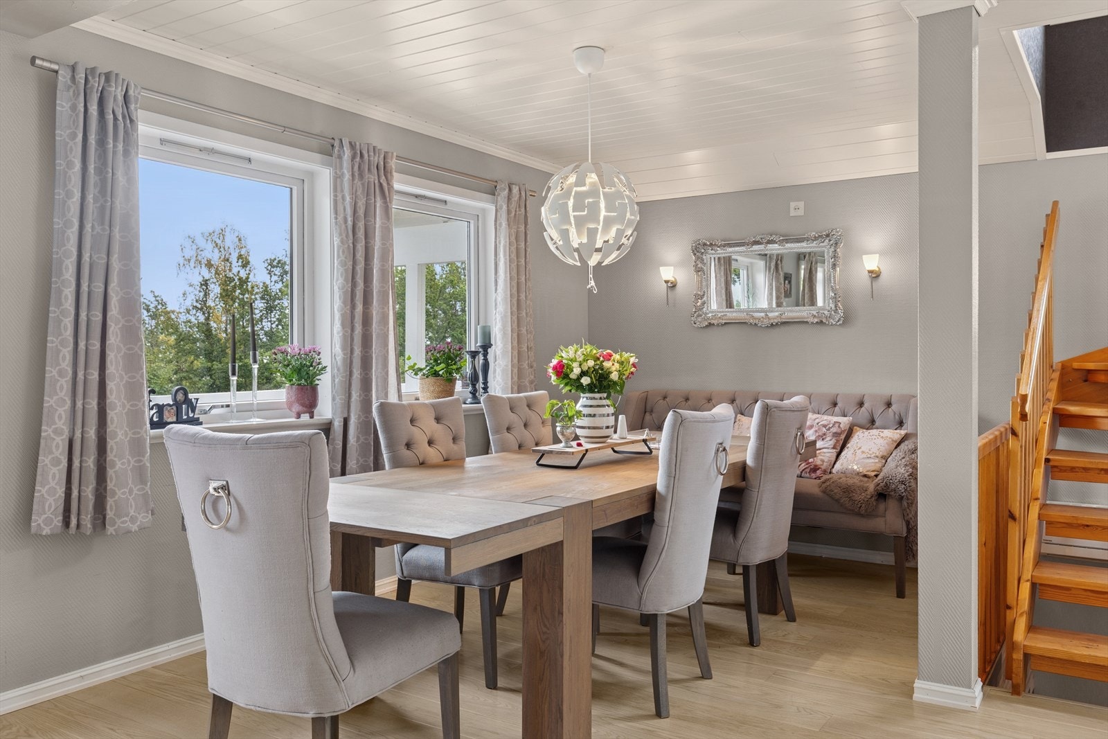 Her en det plass til en stor spisestue. Galleribilde