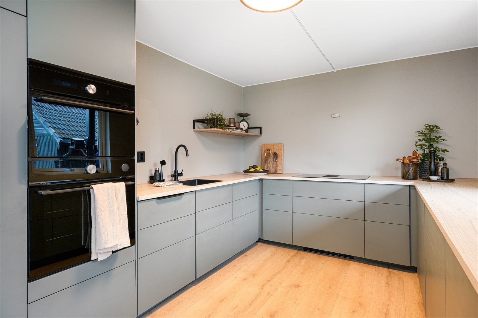 Lekkert kjøkken fra 2022 på 10,5m². Galleribilde