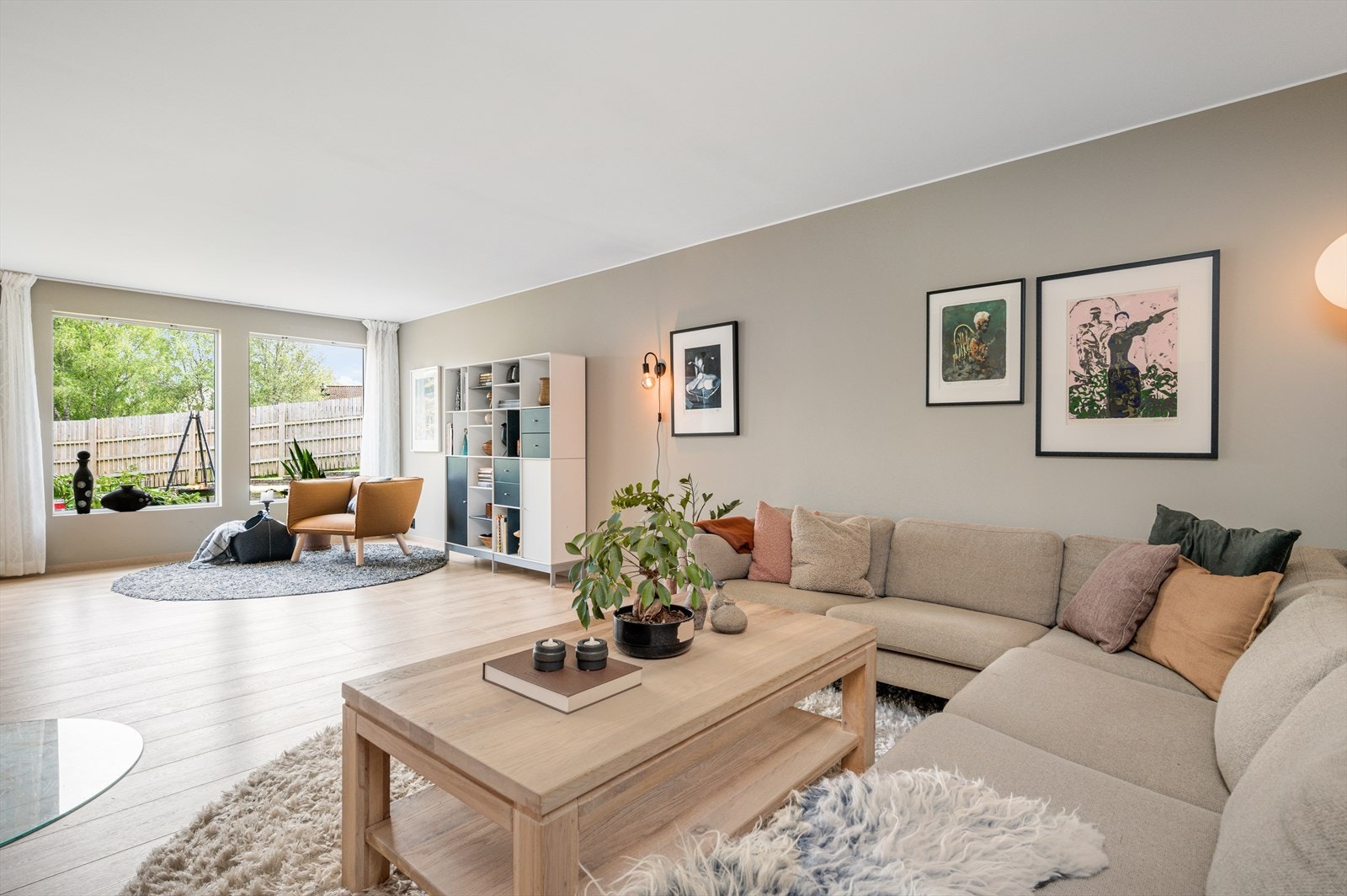 En moderne og oppgradert halvpart med attraktiv beliggenhet på Tiller! Galleribilde