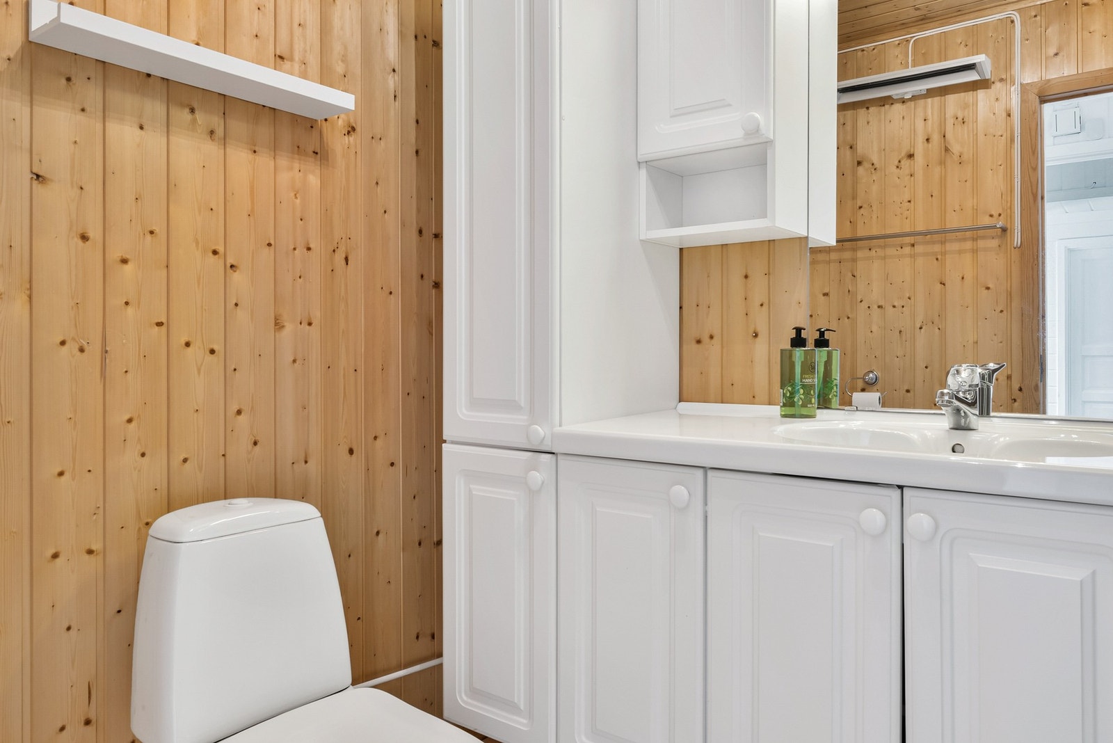 Innredning og dusjkabinett ble skiftet i 2016 Galleribilde