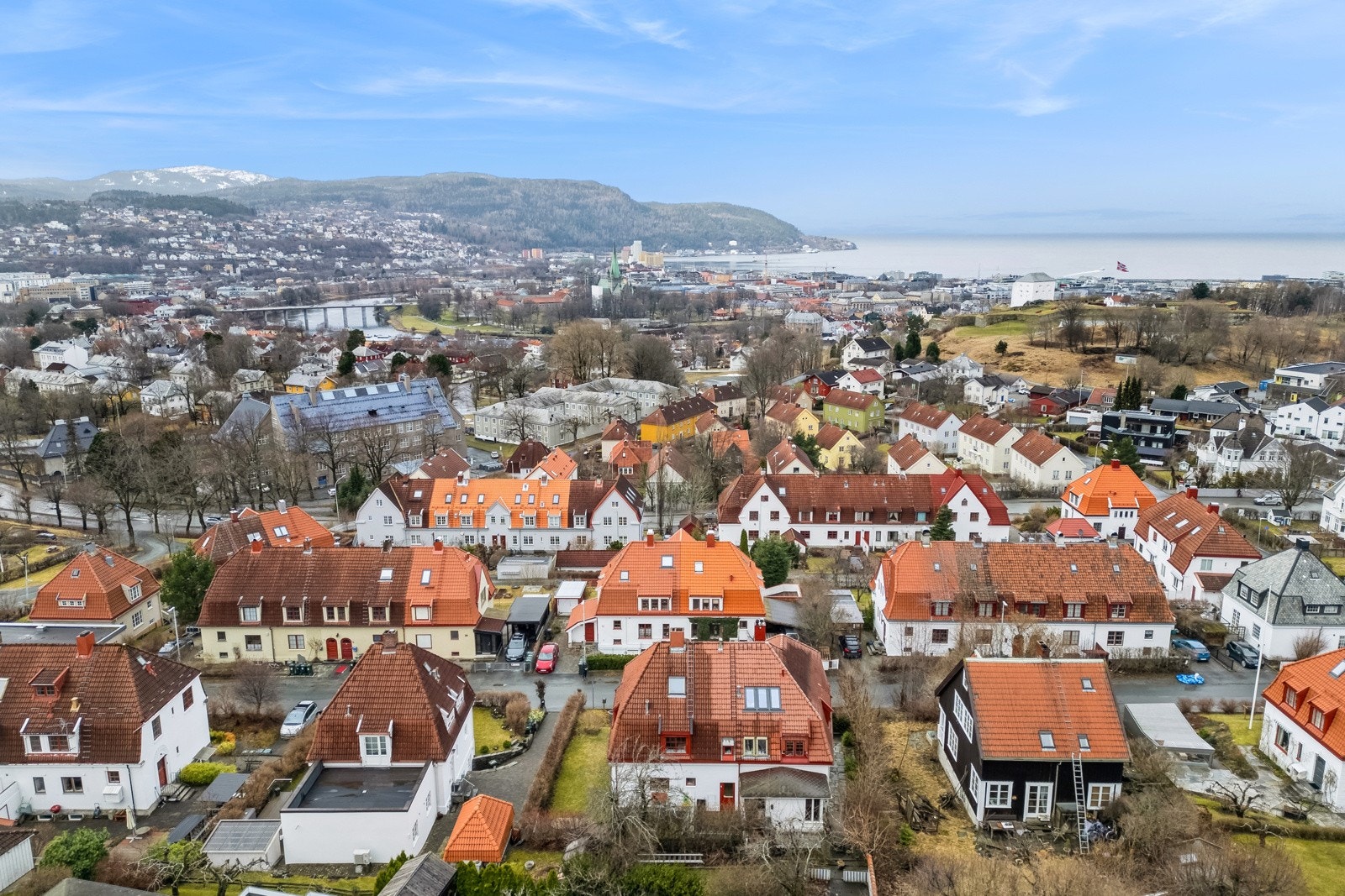 Det er kort avstand til Kristiansten festning samt byens øvrige fasiliteter og tilbud. Galleribilde