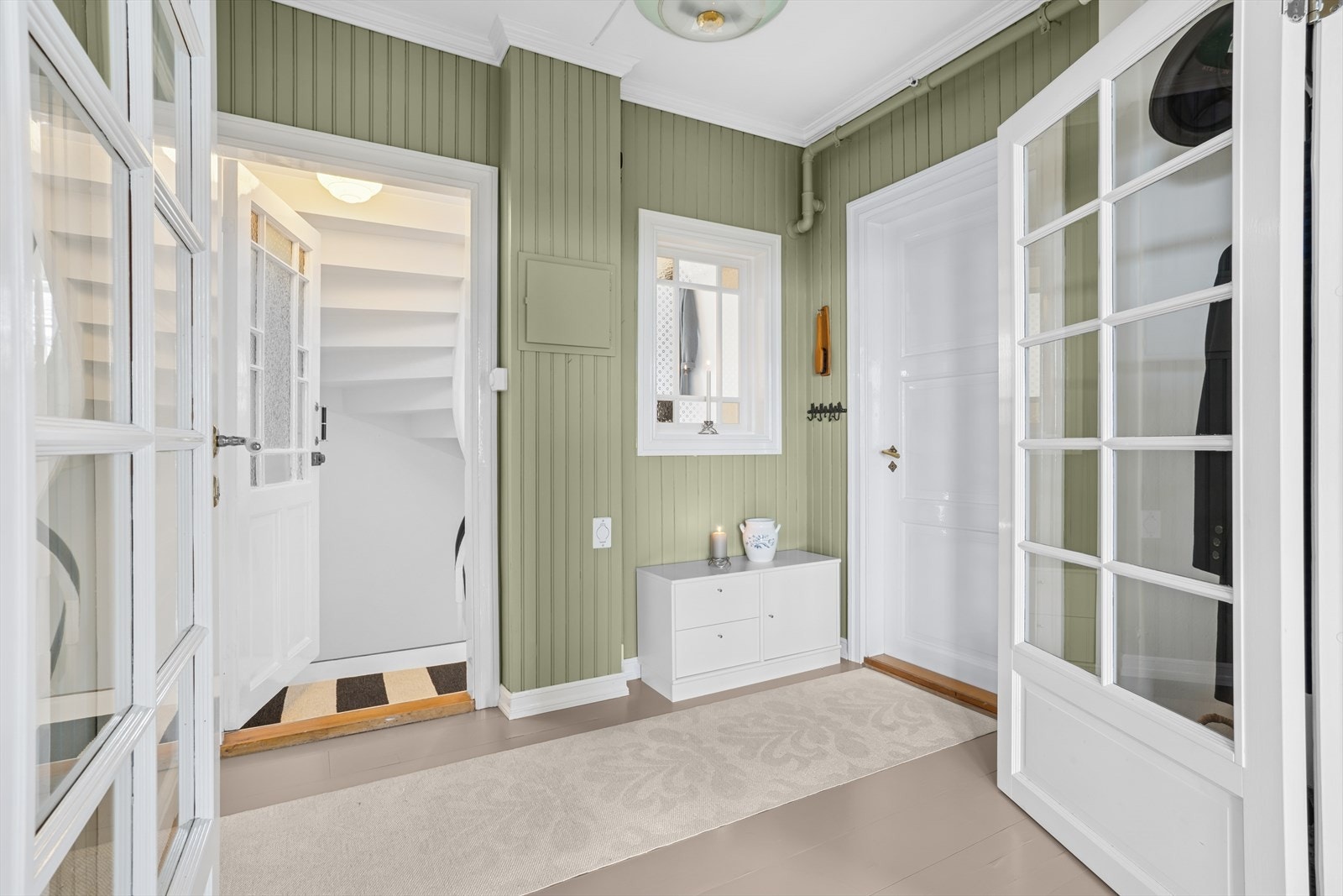 2.etg. entré Galleribilde