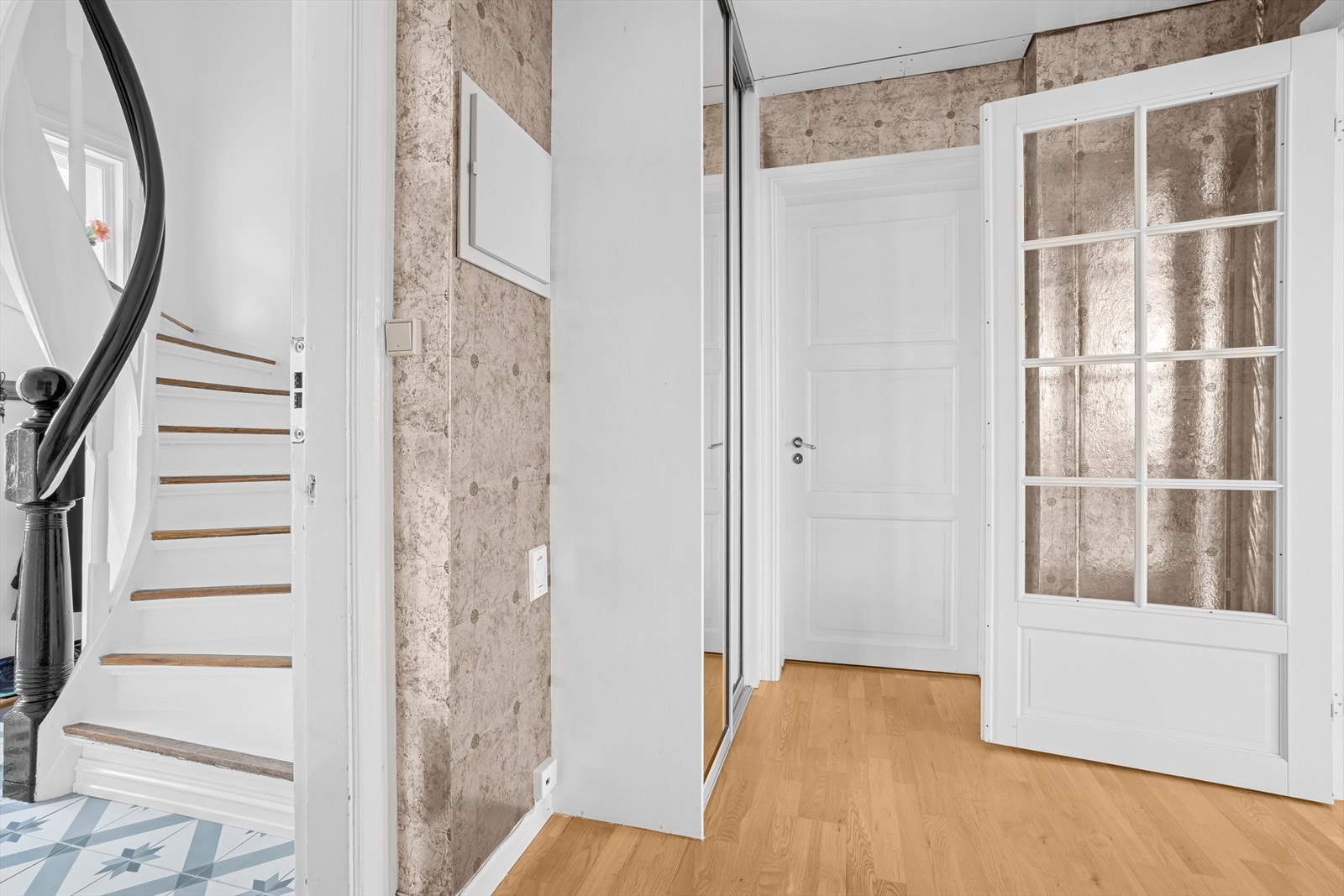 1. etg. entre Galleribilde