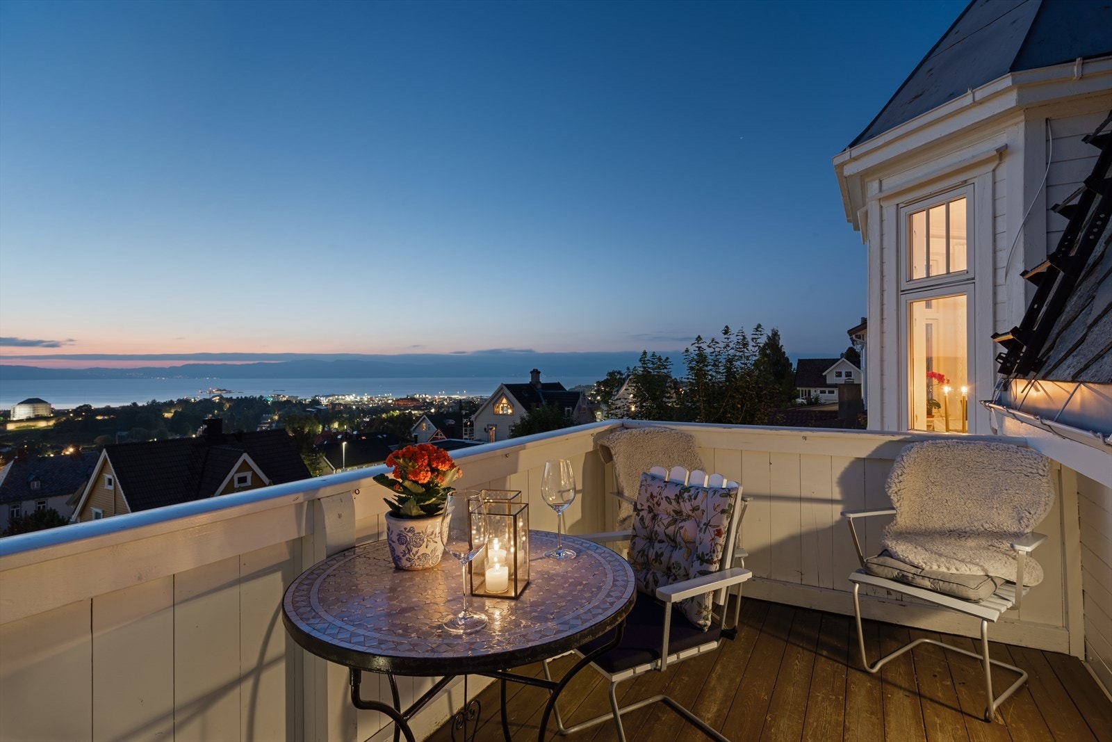 Her kan man nyte solen fra formiddag til kveld Galleribilde