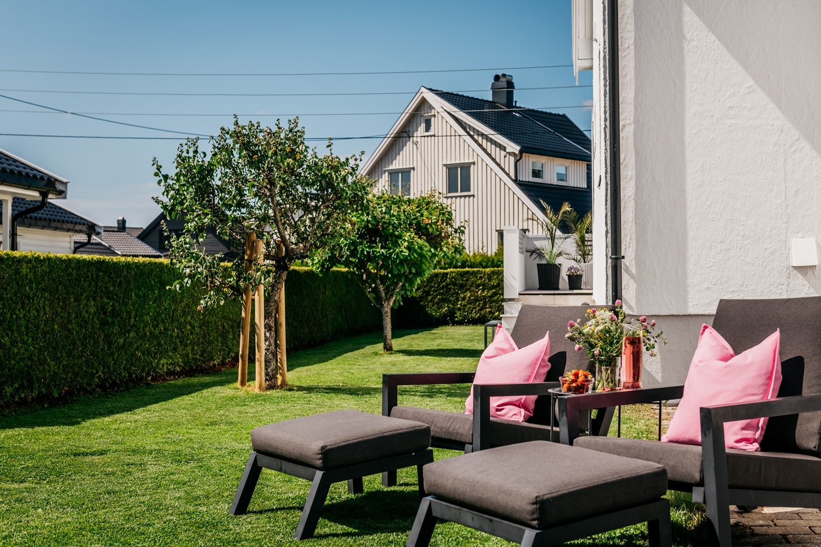 Pent opparbeidet hage med meget gode solforhold. Galleribilde