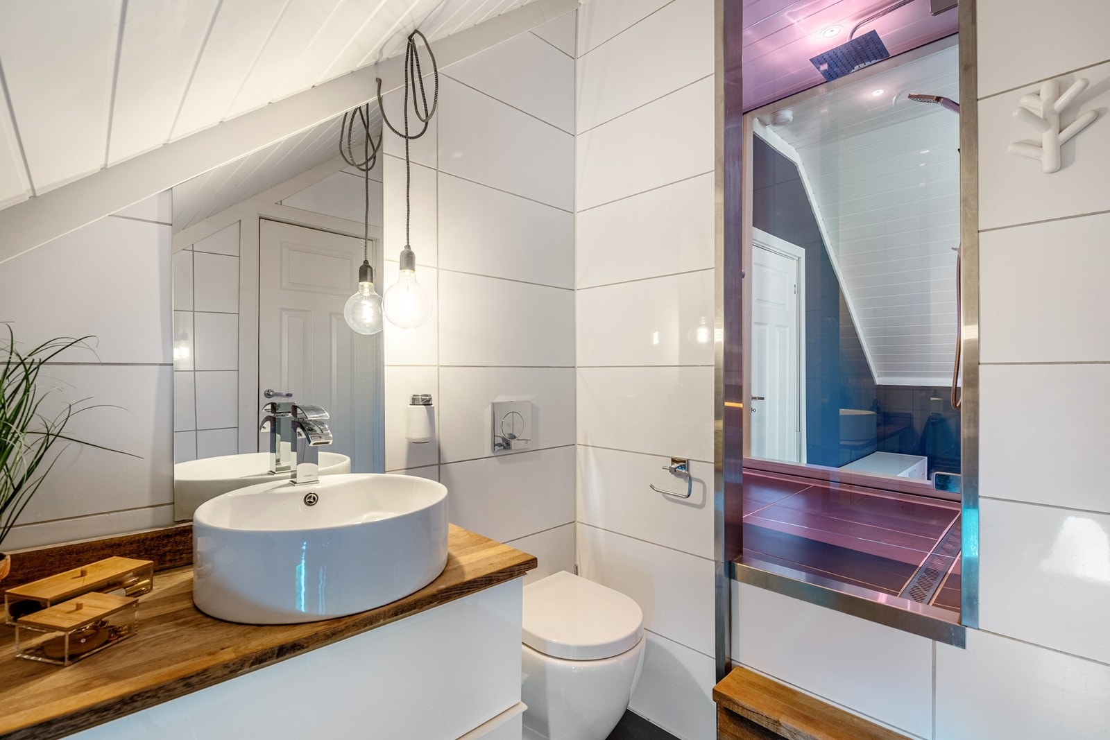 Nyt et delikat og stilrent bad. Galleribilde