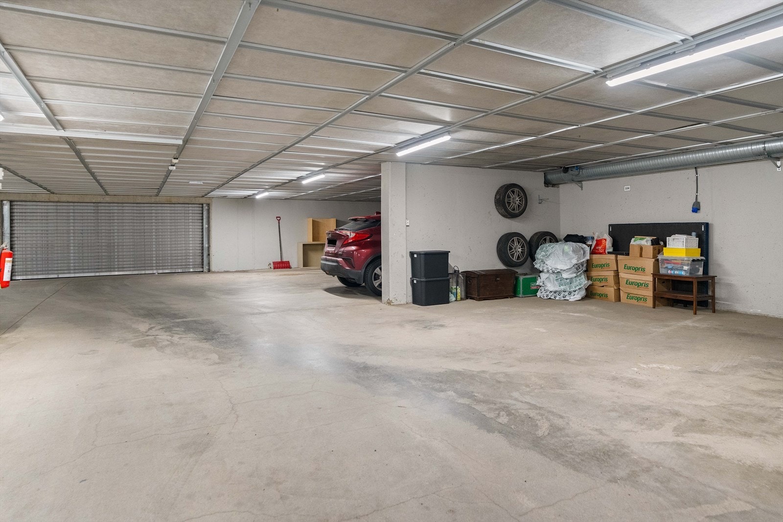 Det medfølger garasjeplass. Galleribilde