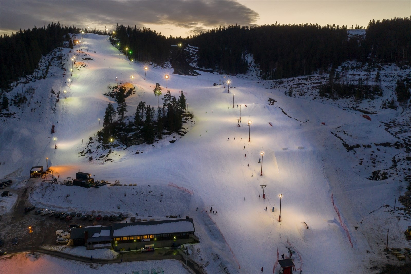 Marikollen Skisenter ligger på Rælingen, kun en liten kjøretur fra leiligheten. Galleribilde