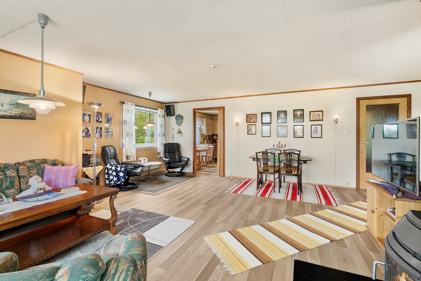 Arealet er effektivt fordelt som gir rikelig med naturlig møbleringssoner. Galleribilde