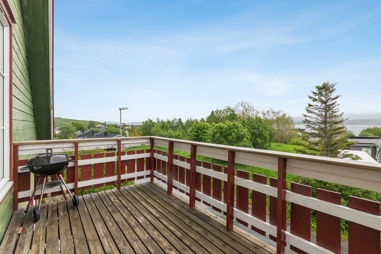 Herfra er det gode sol- og utsiktsforhold. Galleribilde