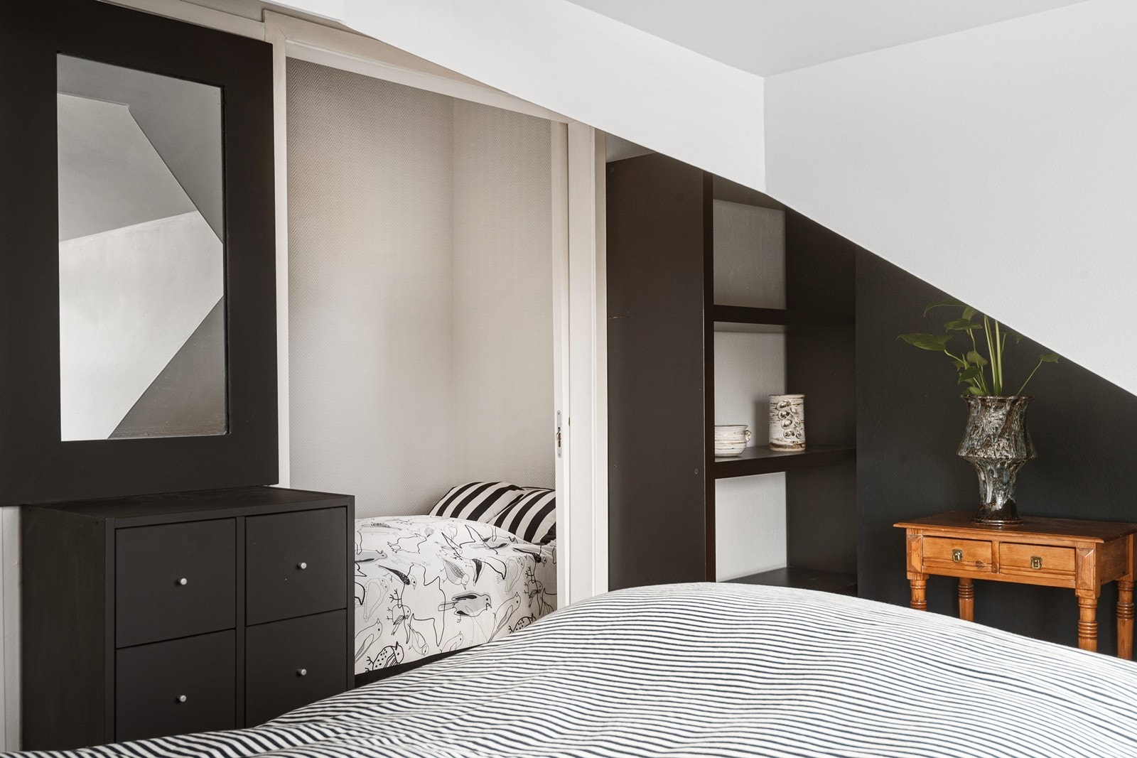 Soverom 2 har adkomst til sovealkove. Galleribilde