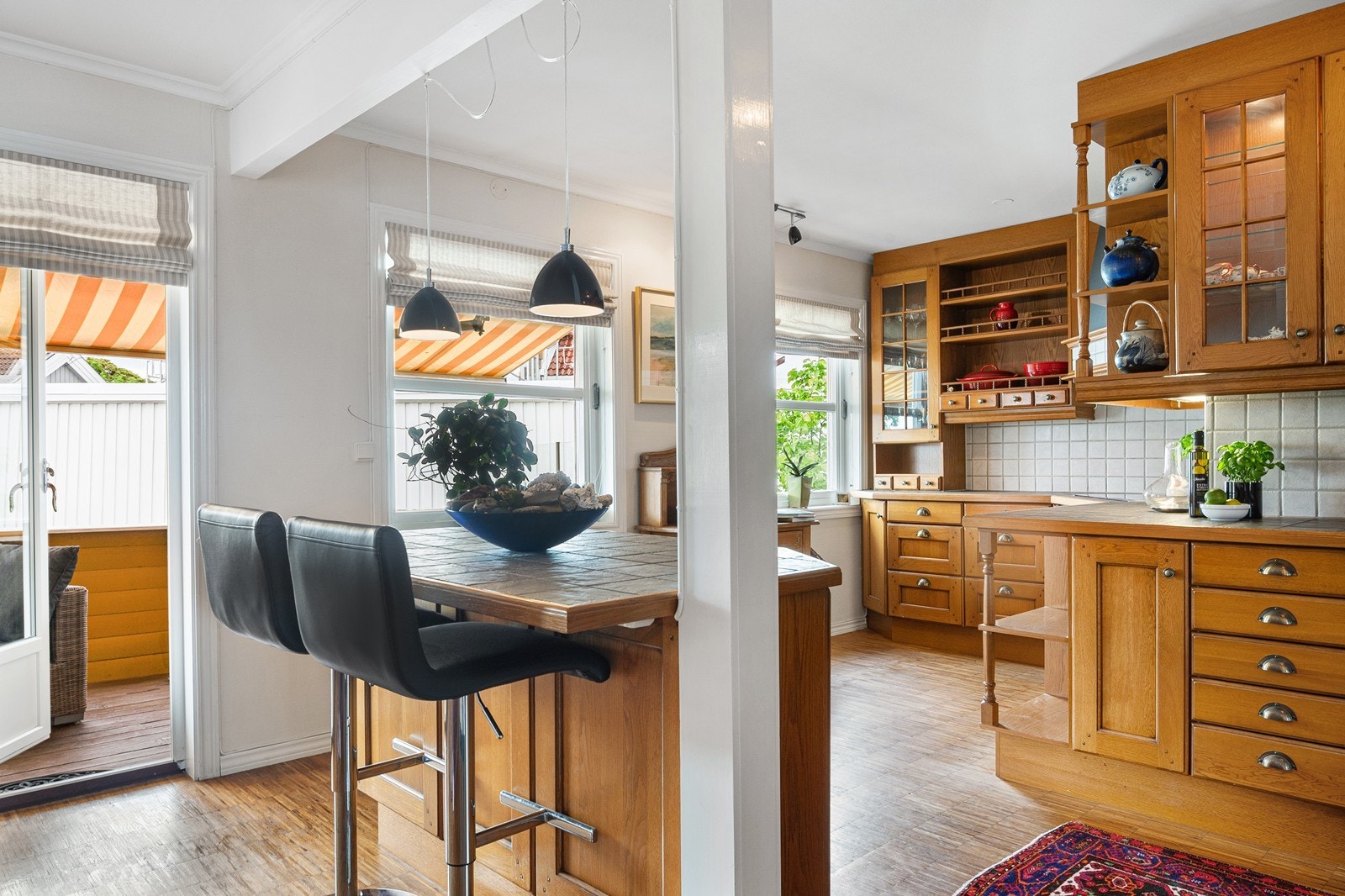 Herfra er det utgang til sørvestvendt veranda. Galleribilde