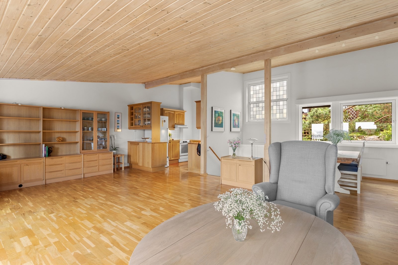 Her har du god plass til å møblere i flere soner. Galleribilde