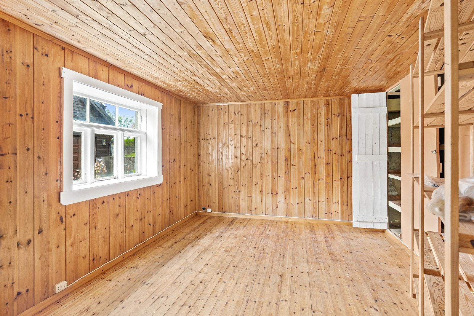 Kjelleren benyttes til oppbevaring av utstyr. Galleribilde