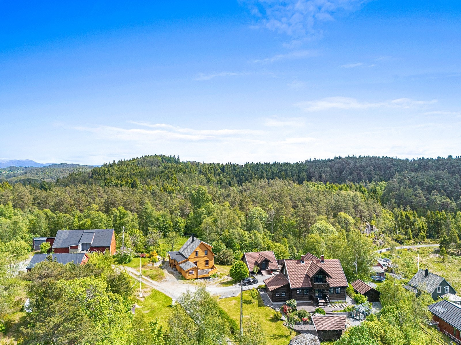 Barnevennlig beliggenhet innerst i blindvei. Galleribilde