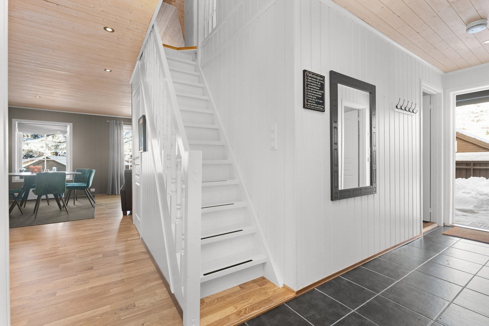 Trapp opp til loftsetasjen. Galleribilde