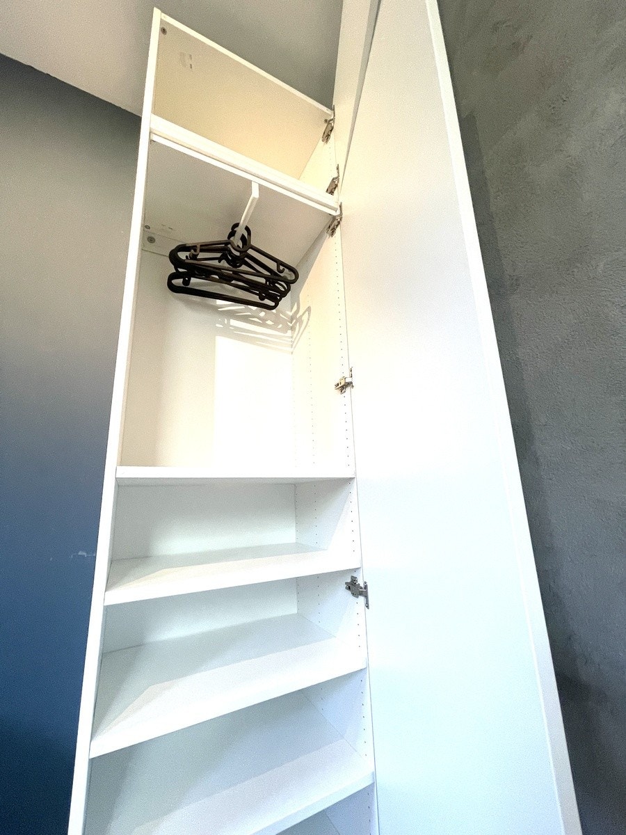 Stort klesskap Galleribilde