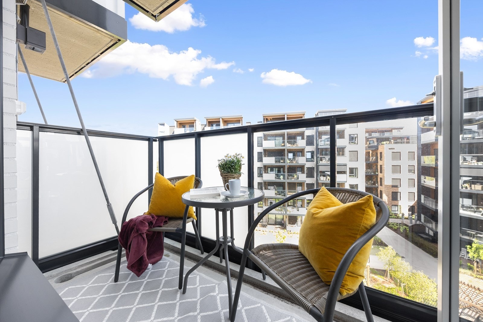 Fra hovedsoverommet er det utgang til egen luftebalkong på 3,2 m². Galleribilde