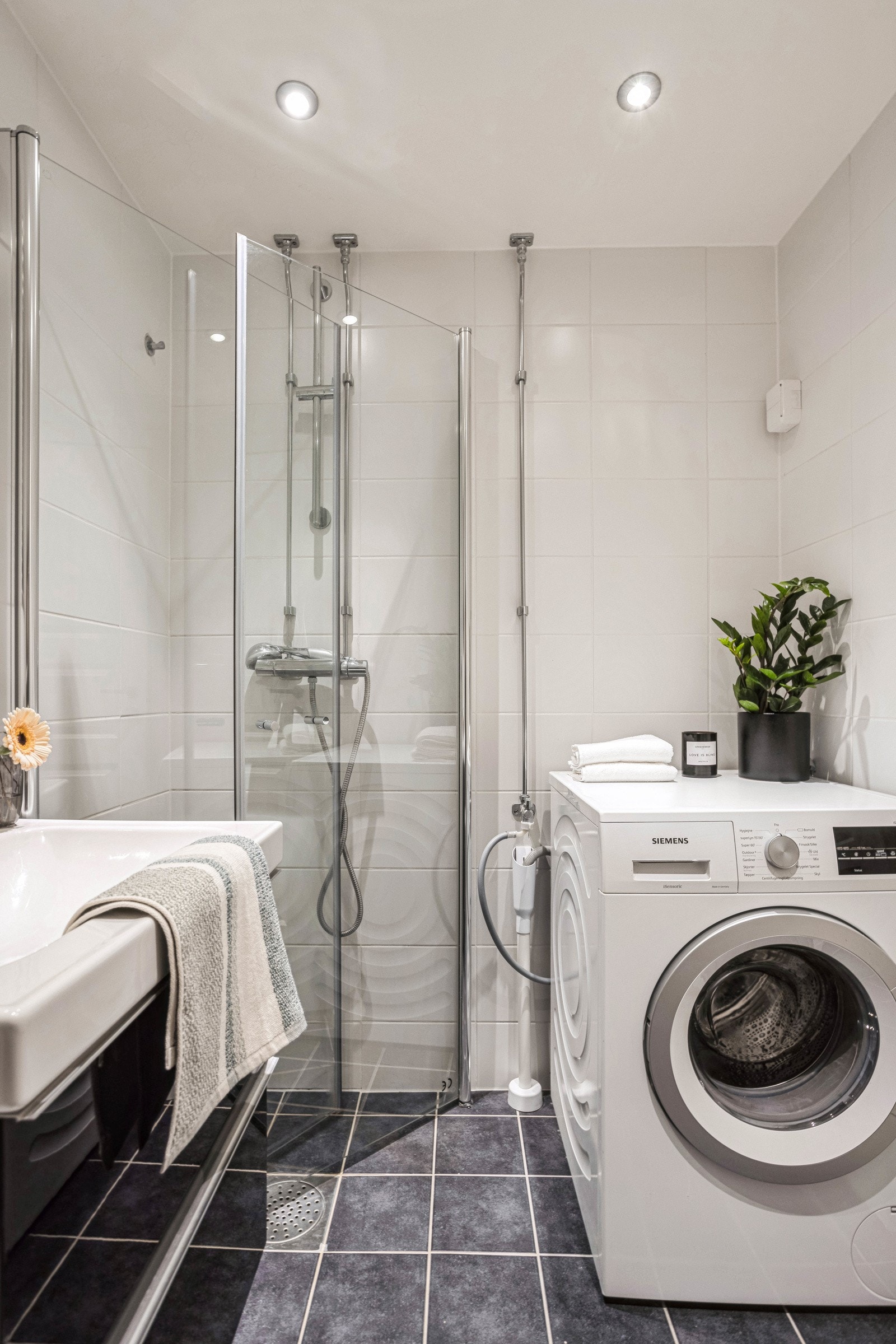 Pent flislagt bad oppusset i regi av borettslaget i 2013. Galleribilde