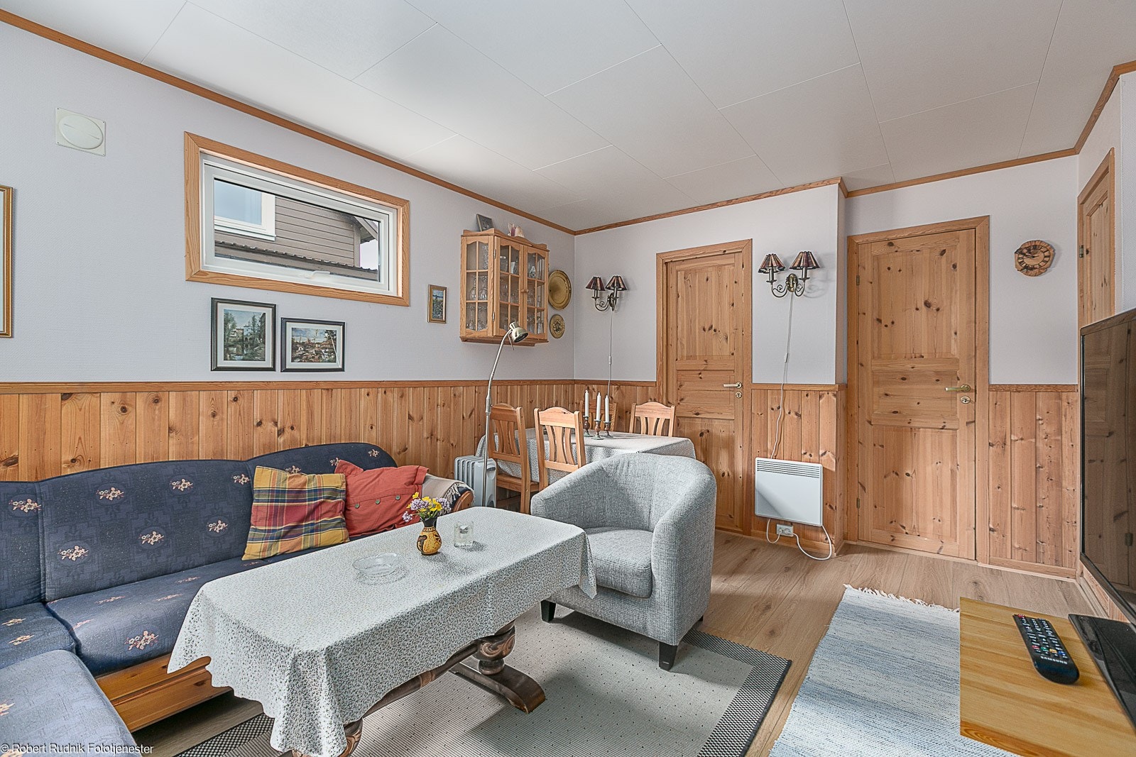 Plass til både sofa og spisebord. Galleribilde