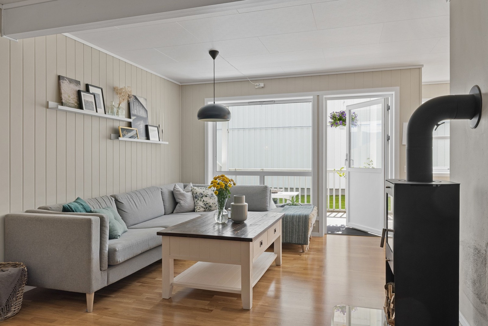 Koselig 3-roms med lyse overflater Galleribilde