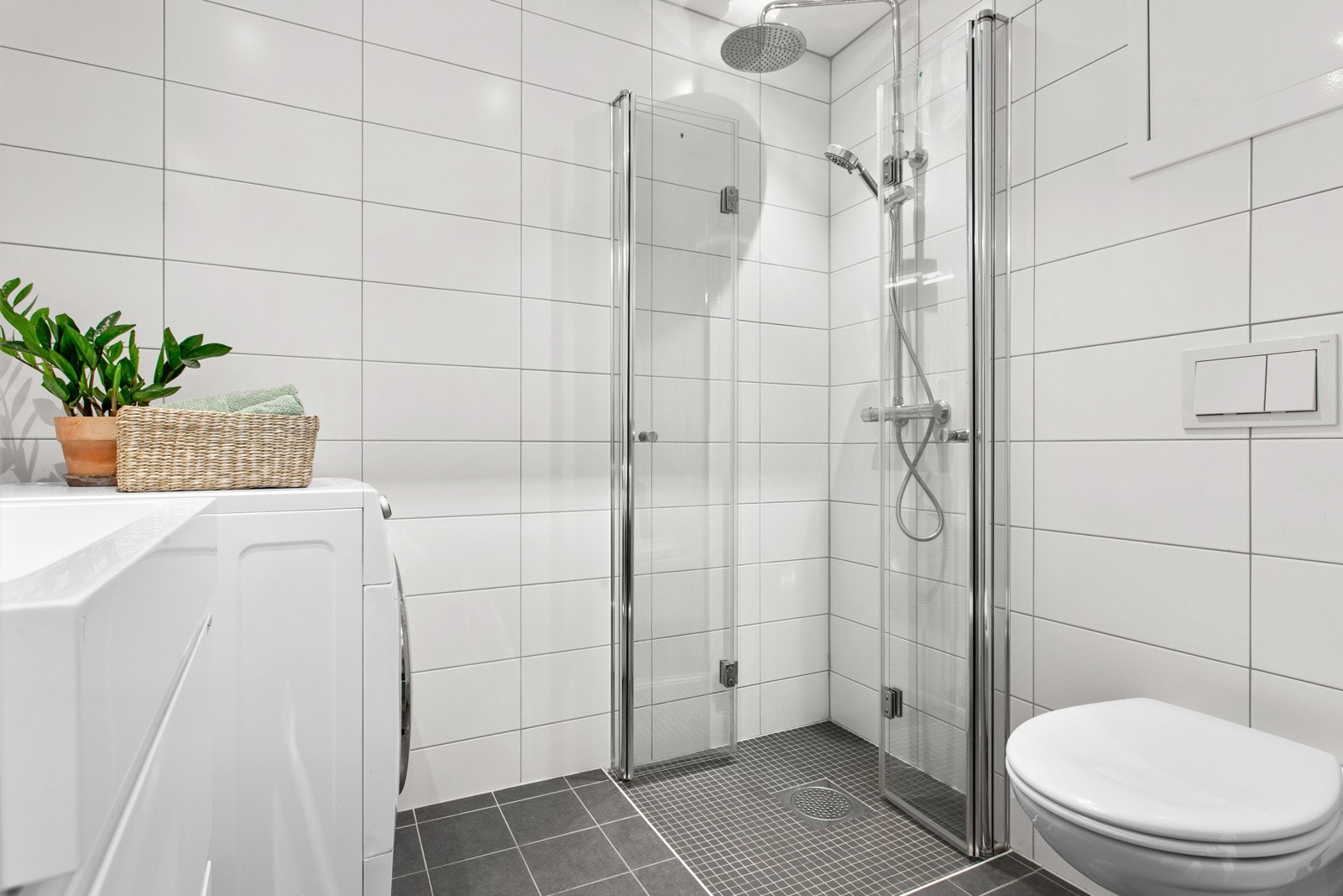 Lekkert baderom oppusset i regi av borettslaget i 2018. Galleribilde