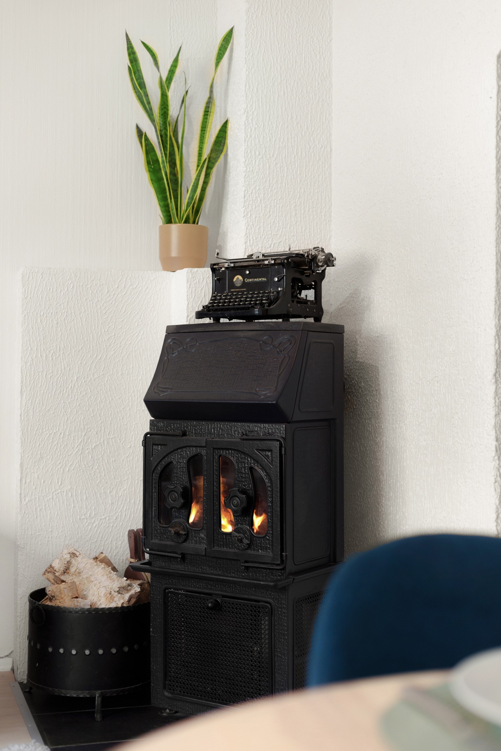 Vedovn i stue. Galleribilde