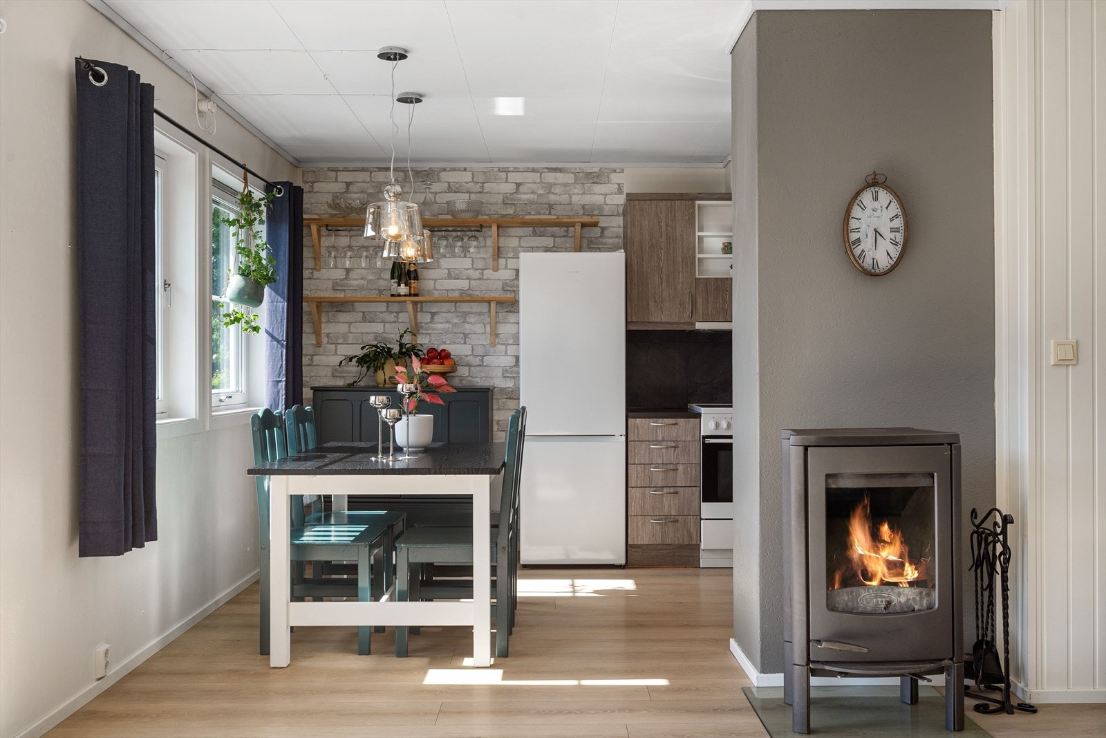 Stuen og kjøkkenet er på til sammen 33,5 kvm. Galleribilde