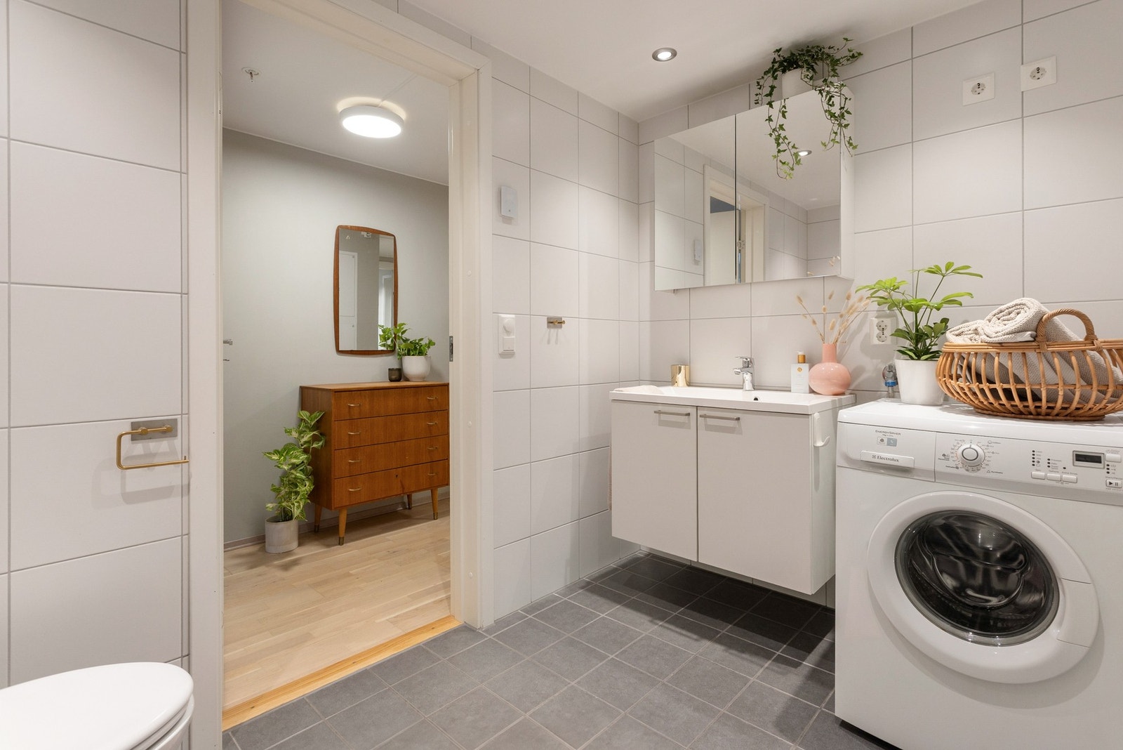 Det er også opplegg for både vaskemaskin og tørketrommel. Galleribilde