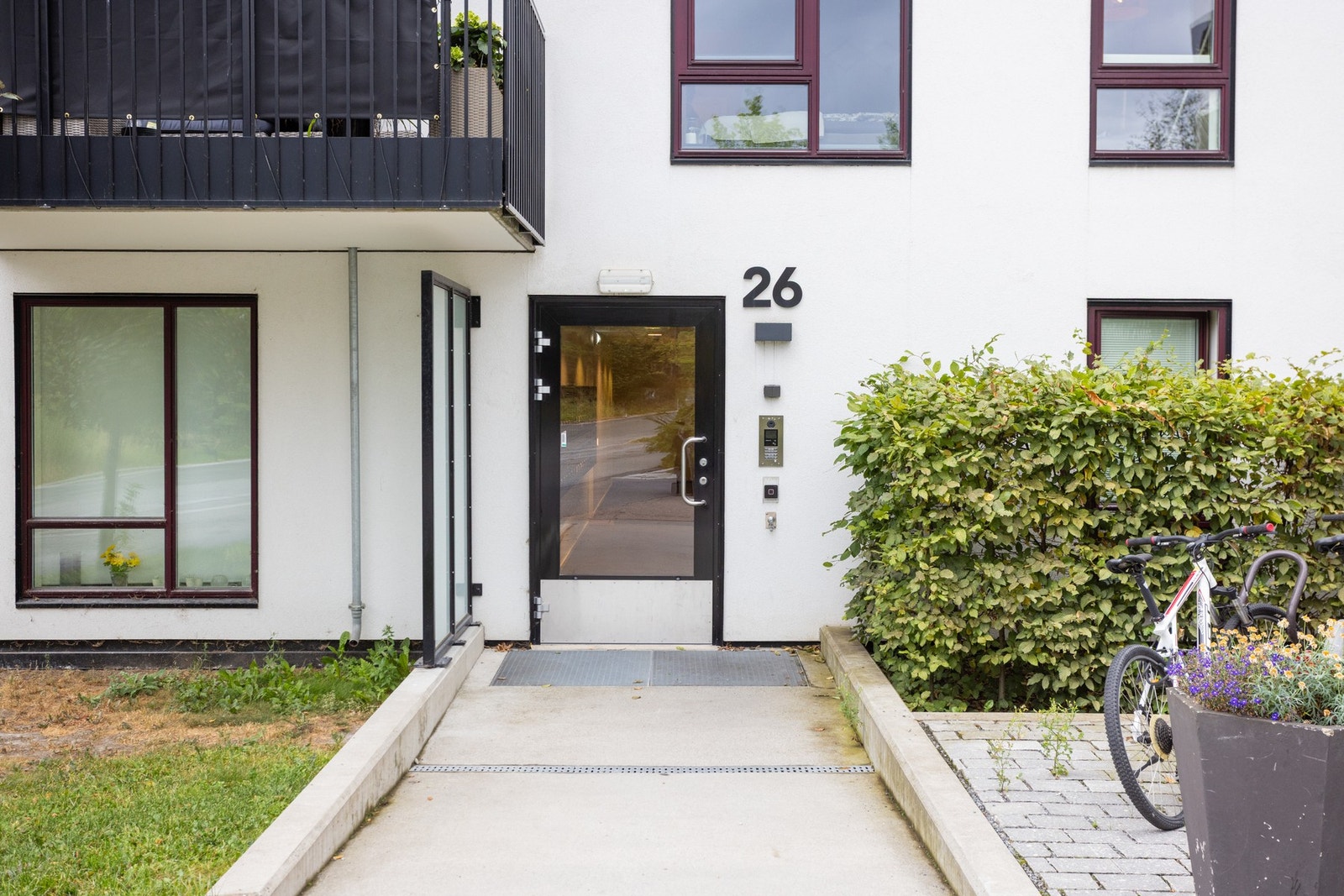Inngangsparti. Galleribilde