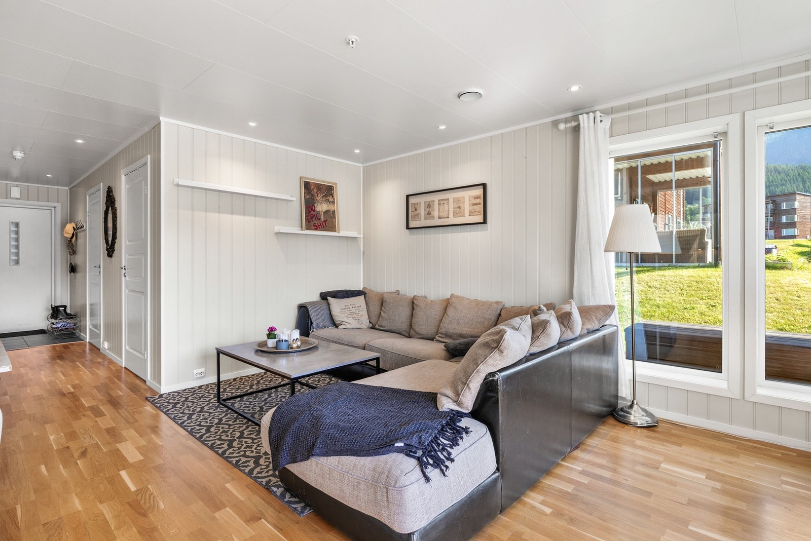 Leiligheten består av entré/gang, stue/kjøkken, 2 soverom, bad/vaskerom og bod/teknisk rom Galleribilde