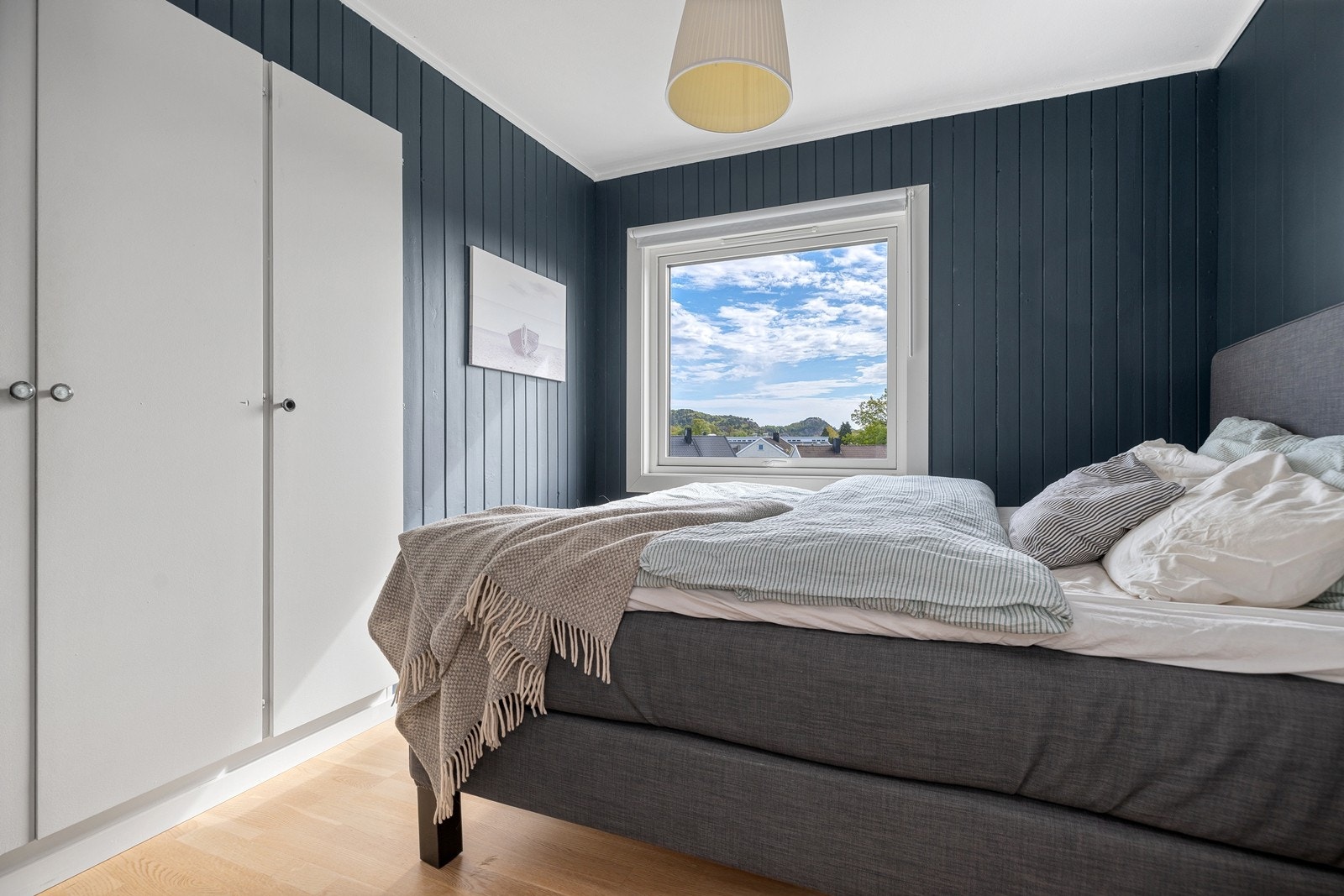 Praktiske innebygde garderobeskap. Galleribilde