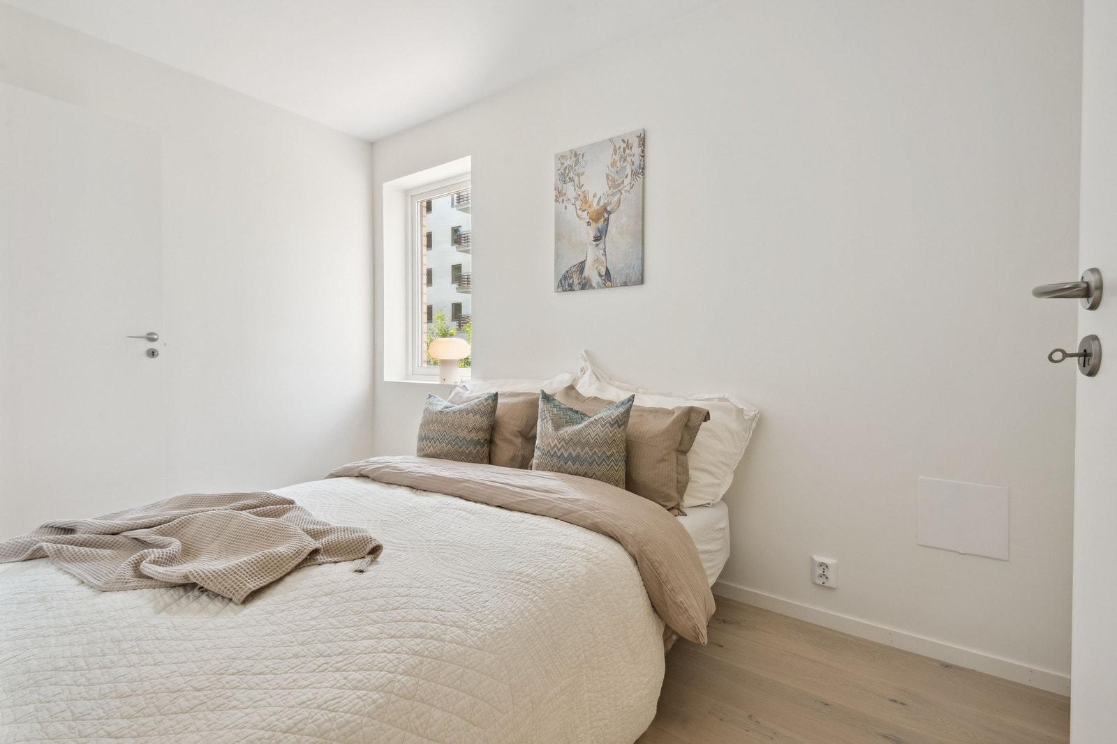 God plass til garderobeskap på soverommet. Galleribilde