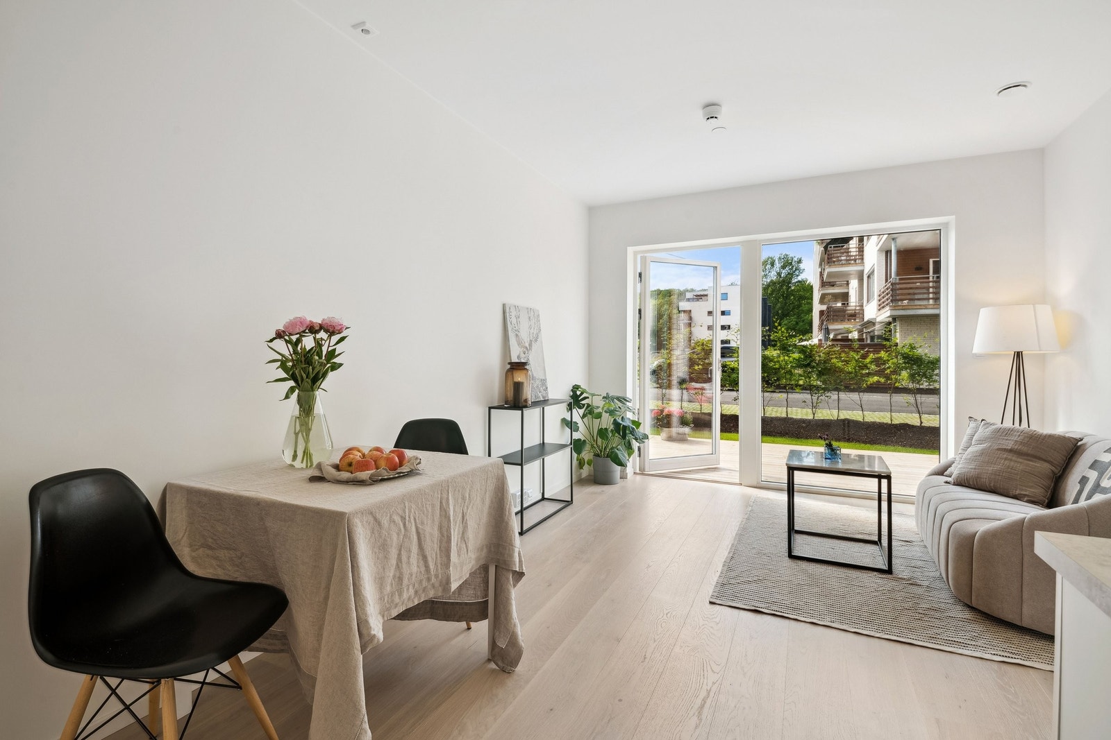 Velkommen til Elvetangen 2 -Lys, lekker og helt ny 2-roms fra 2025 i populære Neselva hageby. Kun TG1 og TG0 (de beste tilstandsgradene). Galleribilde